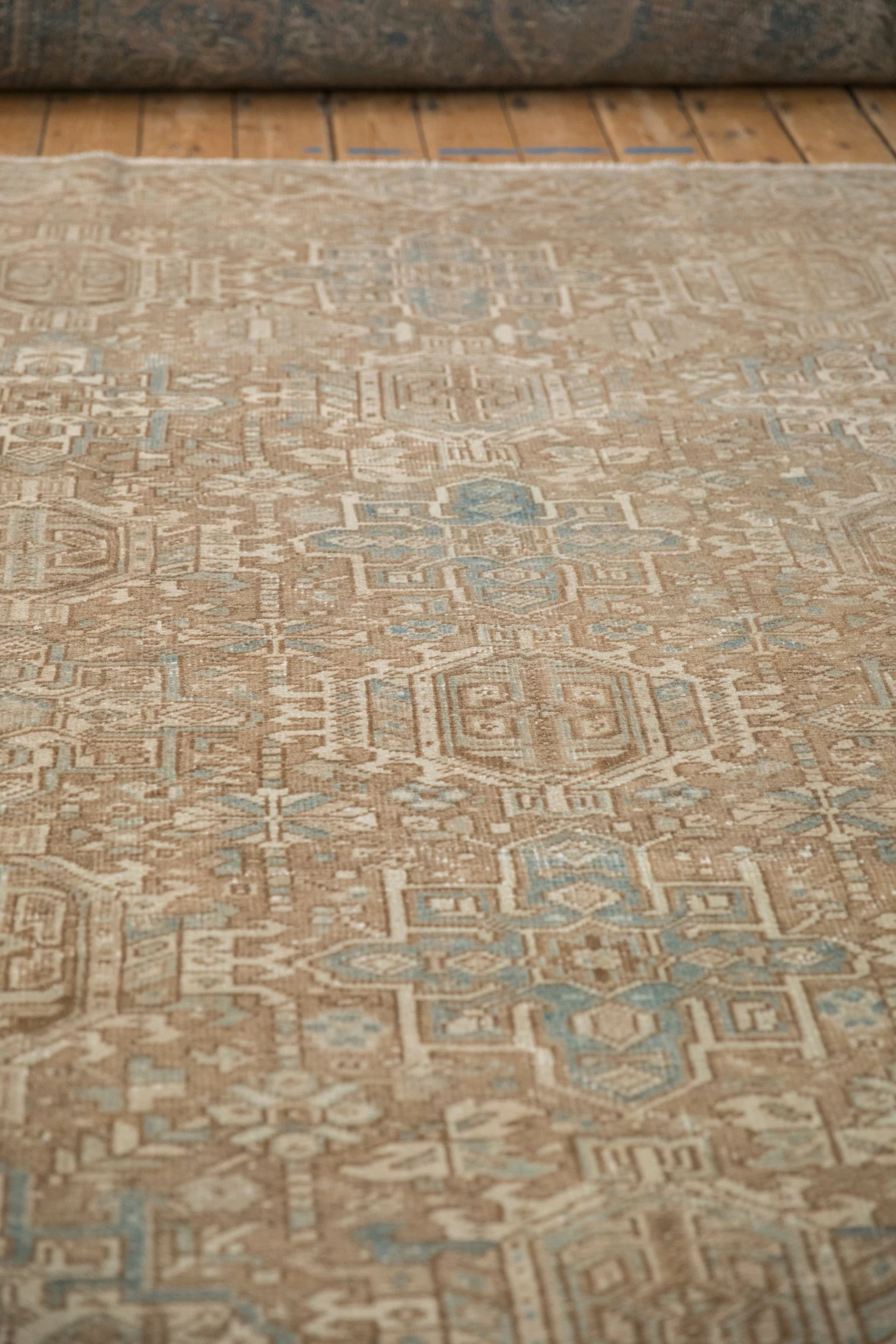 7.5x10 Vintage Distressed Heriz Carpet - Image 7