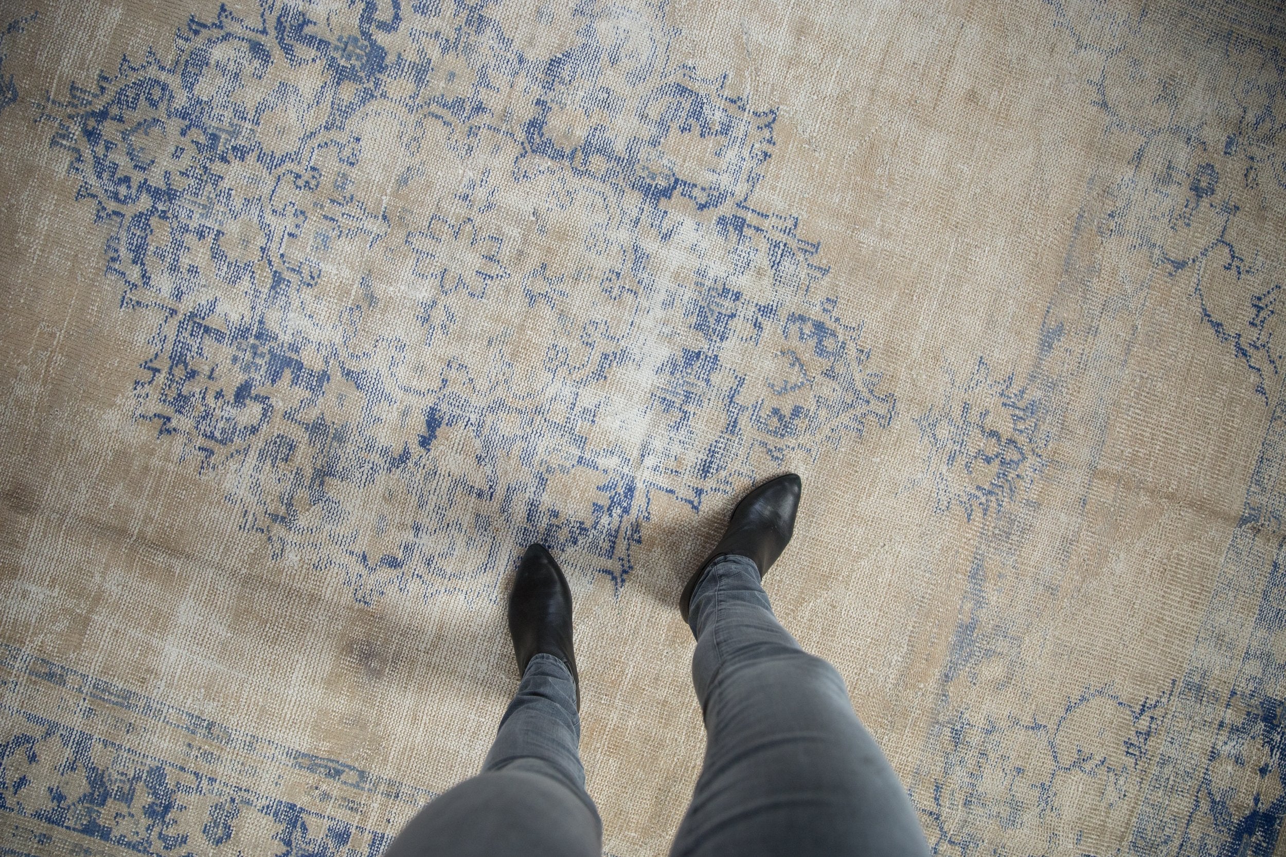 7.5x10 Vintage Distressed Oushak Carpet - Image 2