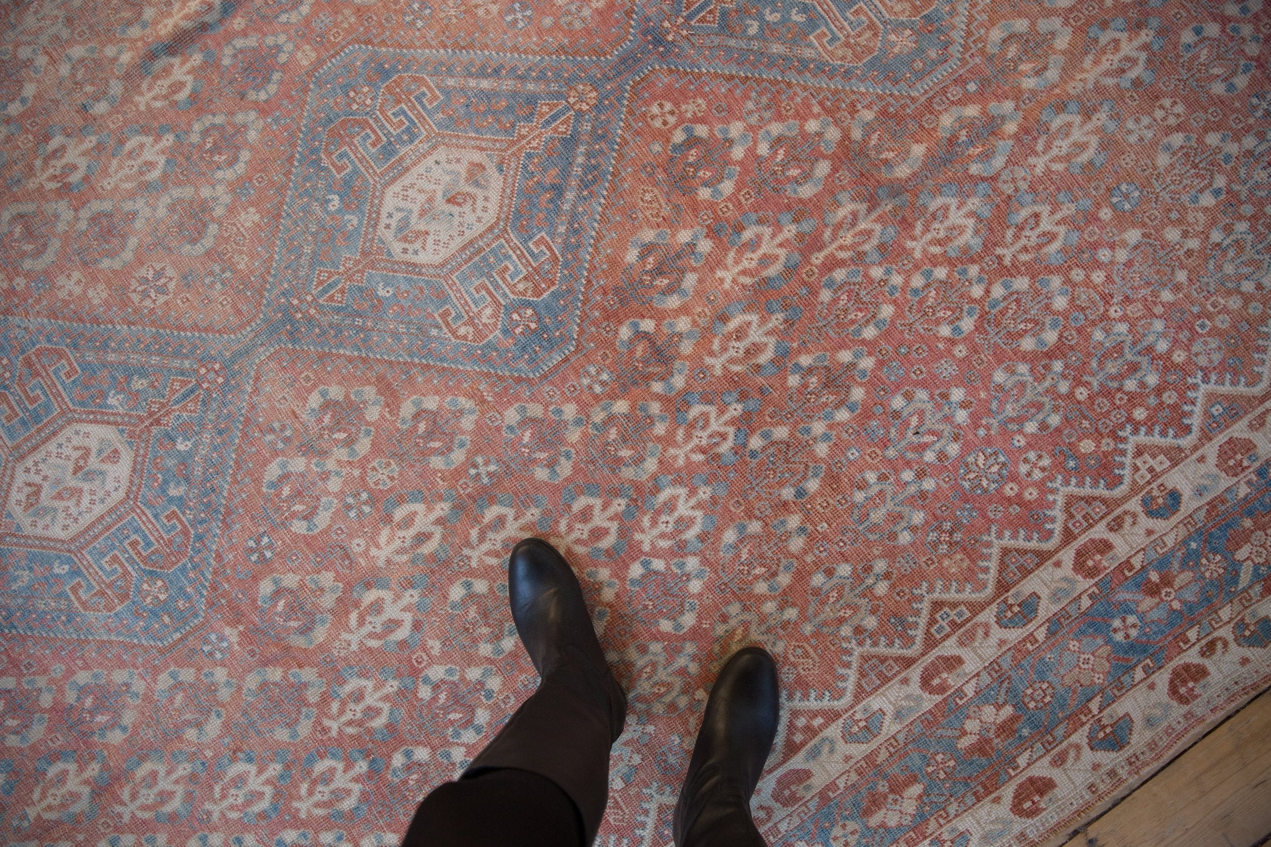 7.5x10 Vintage Distressed Qashqai Carpet - Image 2
