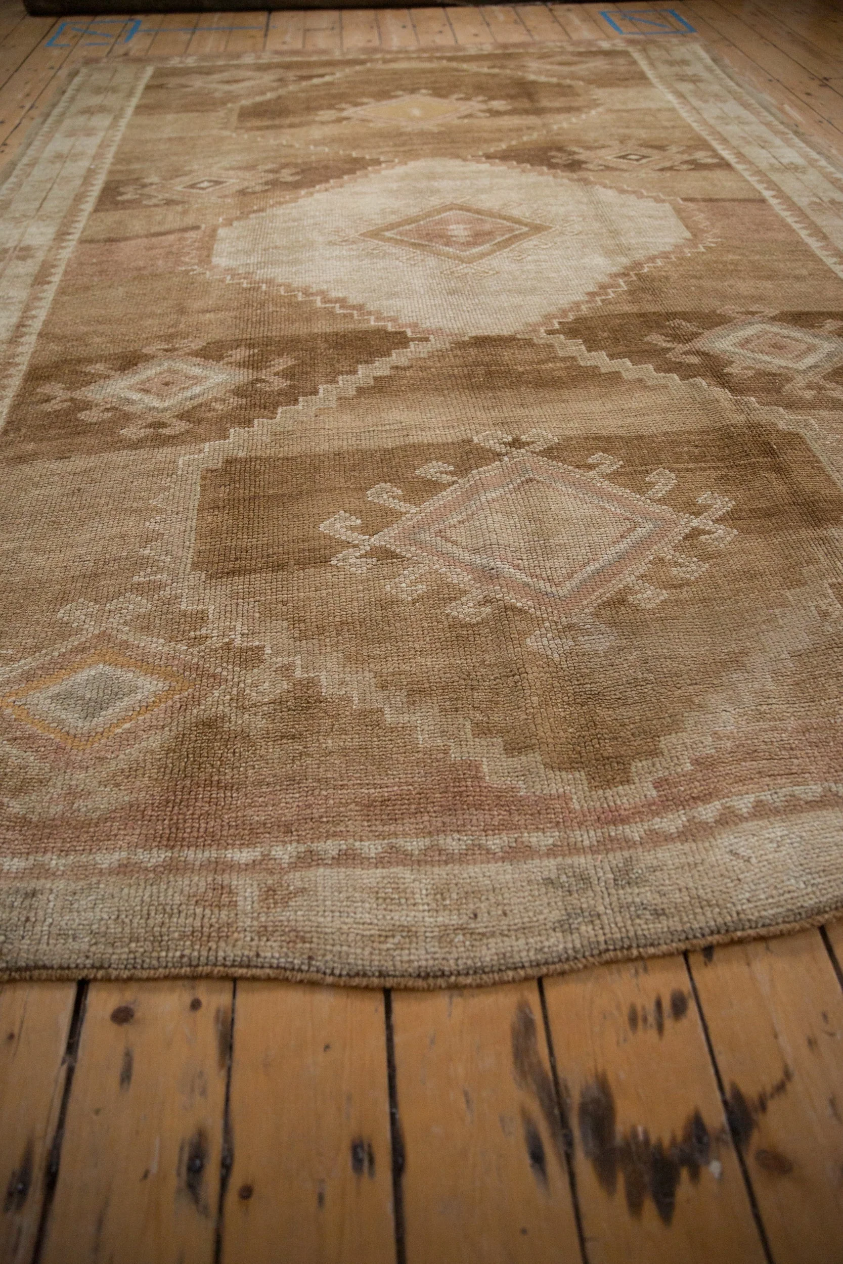 7.5x11 Vintage Distressed Kars Carpet - Image 8