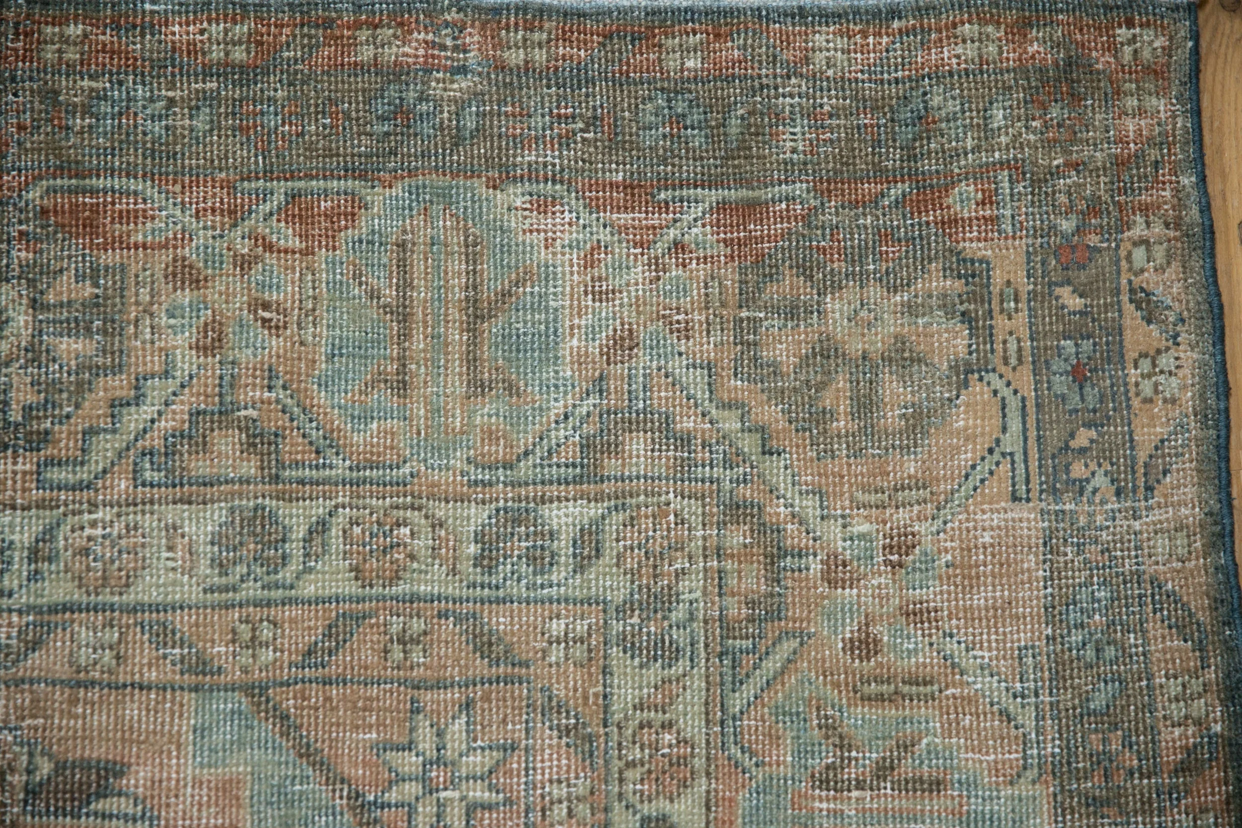 7.5x11 Vintage Distressed Veece Carpet - Image 3