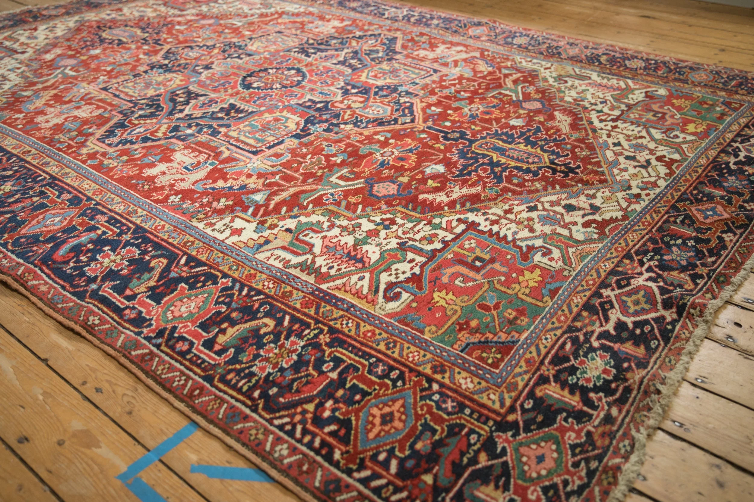 7.5x11 Vintage Heriz Carpet - Image 4