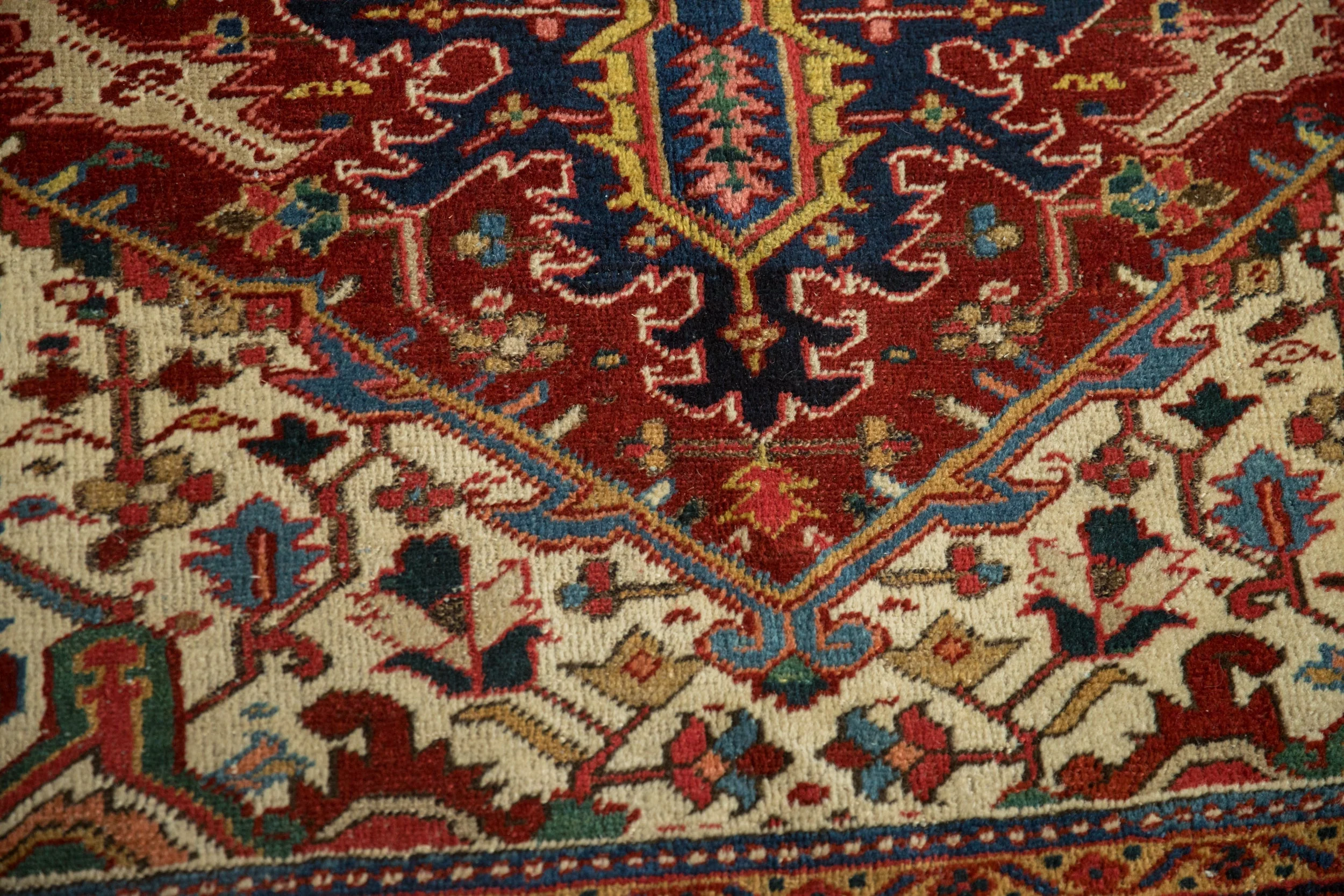 7.5x11 Vintage Heriz Carpet - Image 6