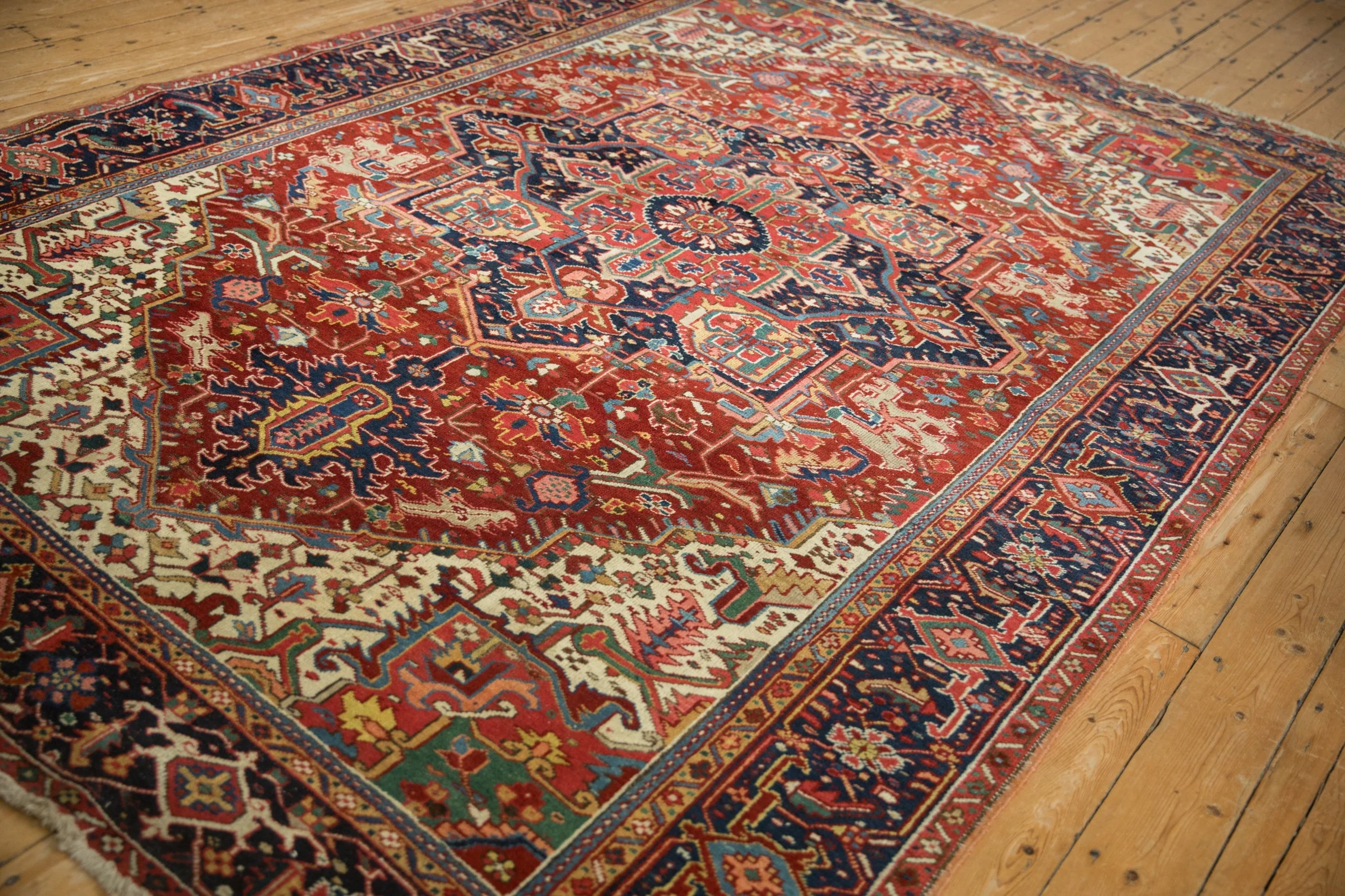 7.5x11 Vintage Heriz Carpet - Image 7