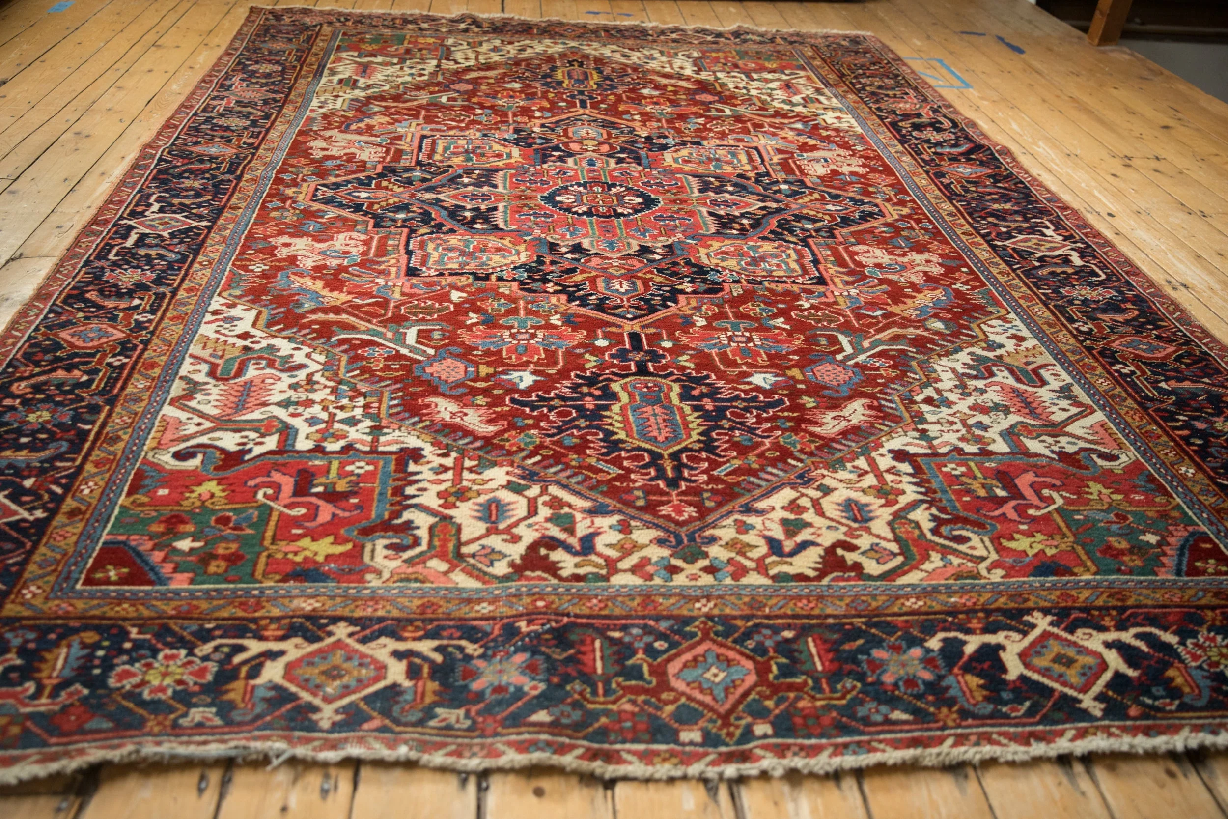 7.5x11 Vintage Heriz Carpet - Image 9