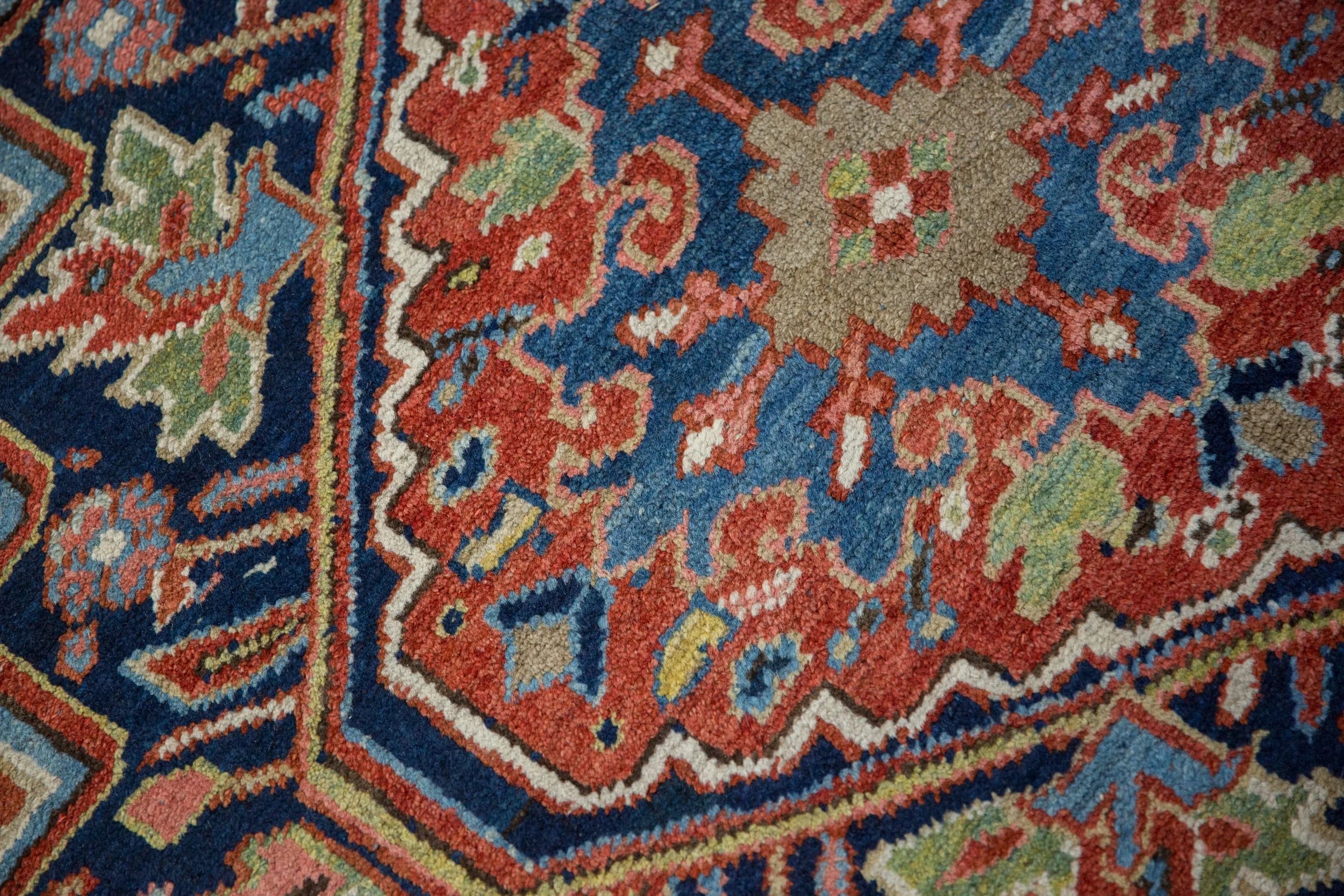 7.5x11 Vintage Heriz Carpet - Image 13