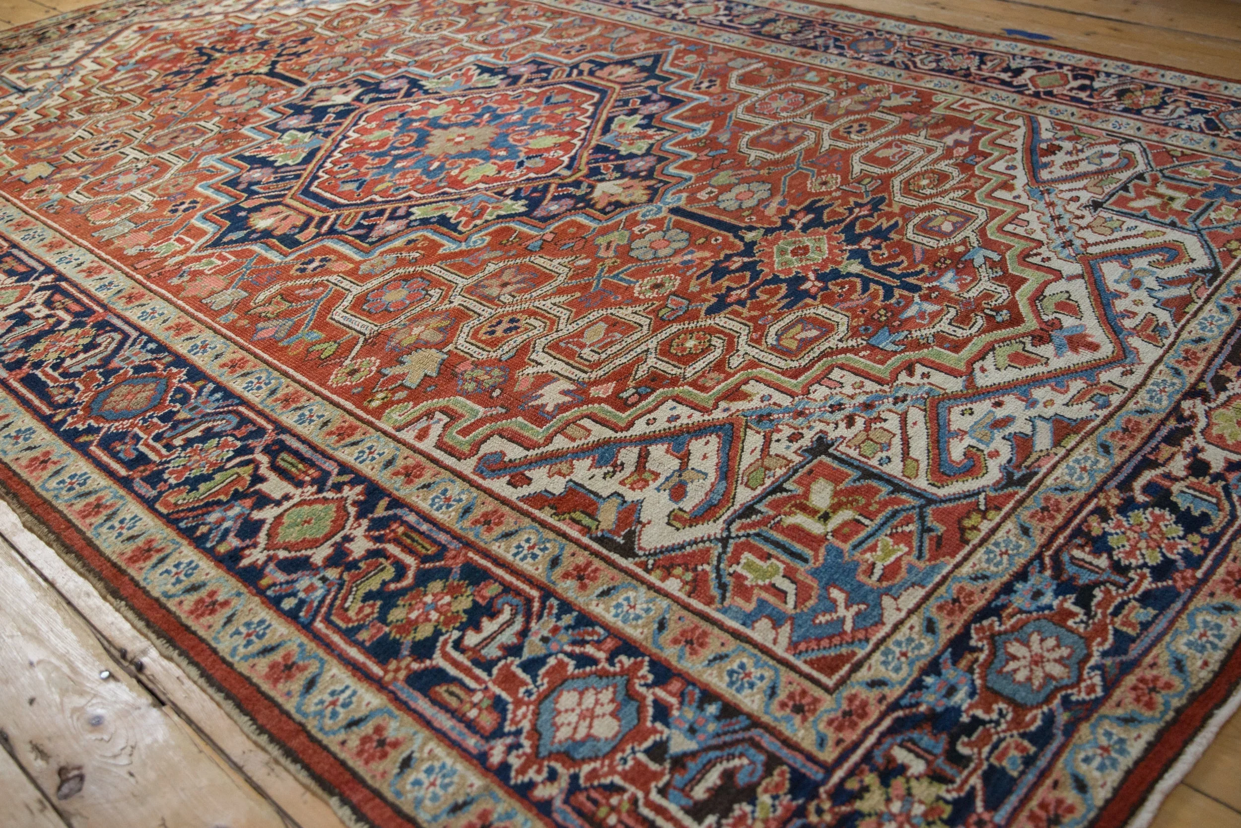 7.5x11 Vintage Heriz Carpet - Image 8