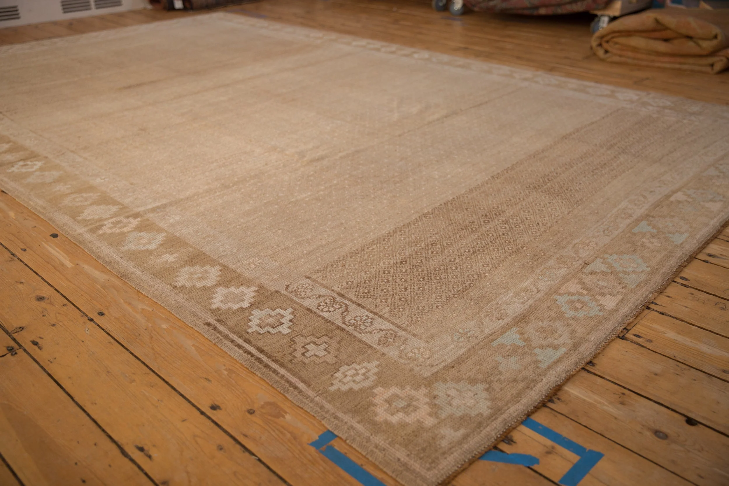 7.5x12 Vintage Distressed Kars Carpet - Image 4