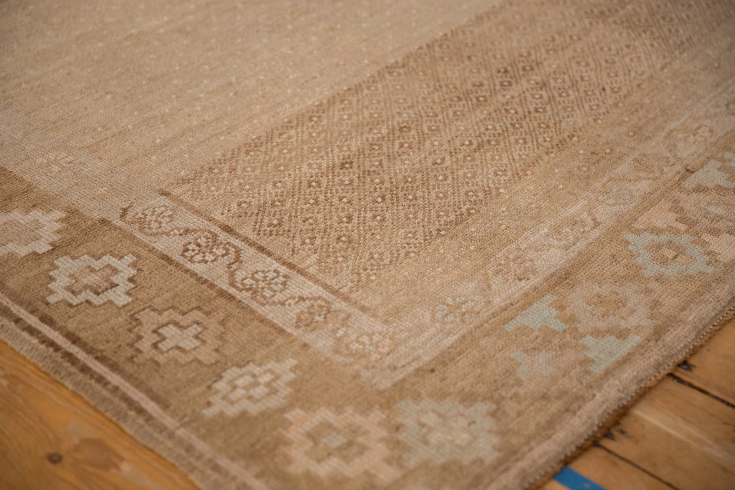 7.5x12 Vintage Distressed Kars Carpet - Image 5