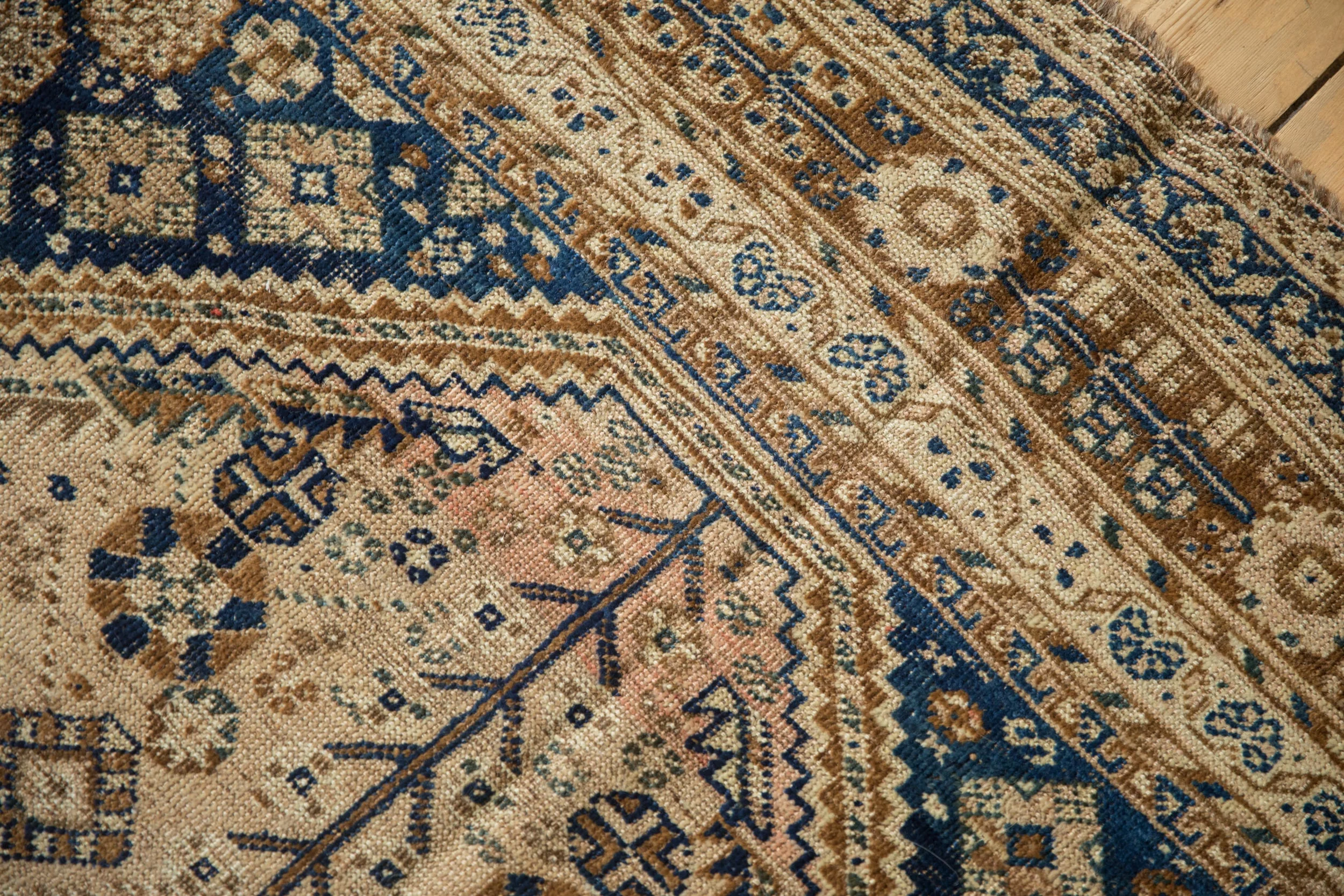 7.5x9.5 Vintage Distressed Qashqai Carpet - Image 4