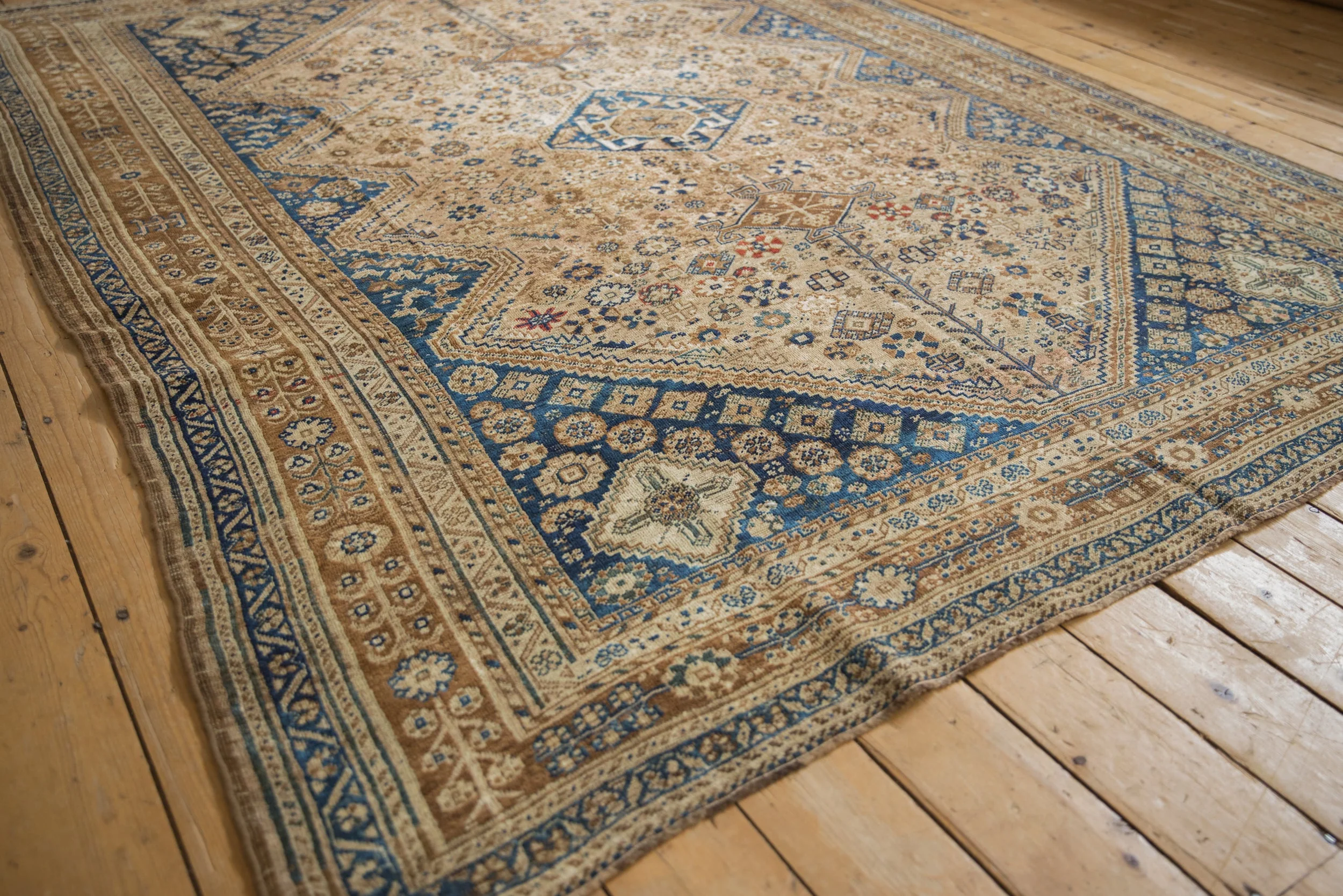 7.5x9.5 Vintage Distressed Qashqai Carpet - Image 5