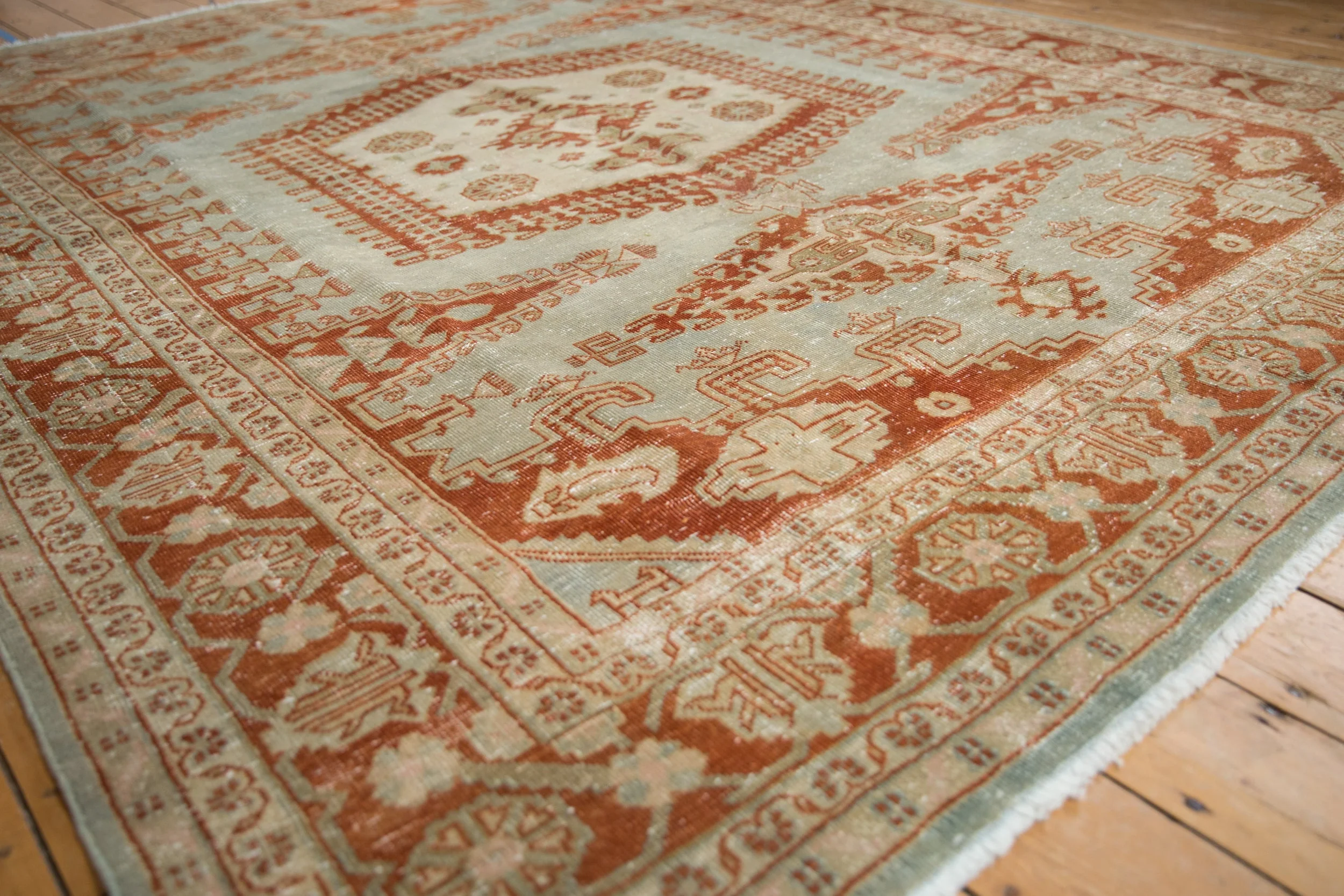 7.5x9.5 Vintage Distressed Veece Carpet - Image 3