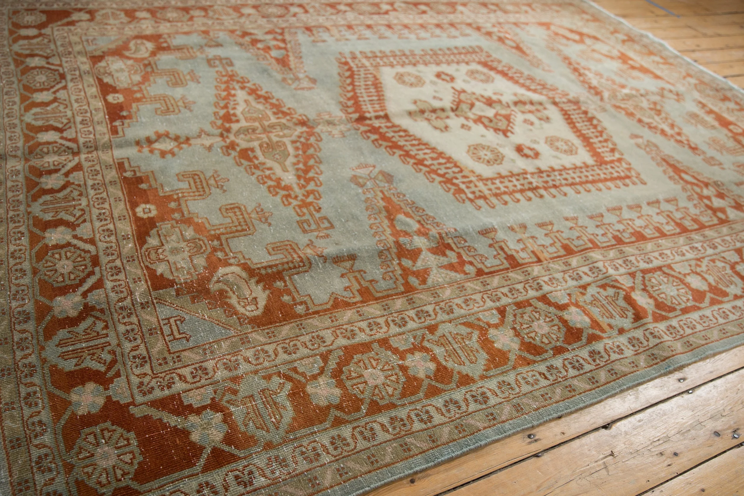 7.5x9.5 Vintage Distressed Veece Carpet - Image 9