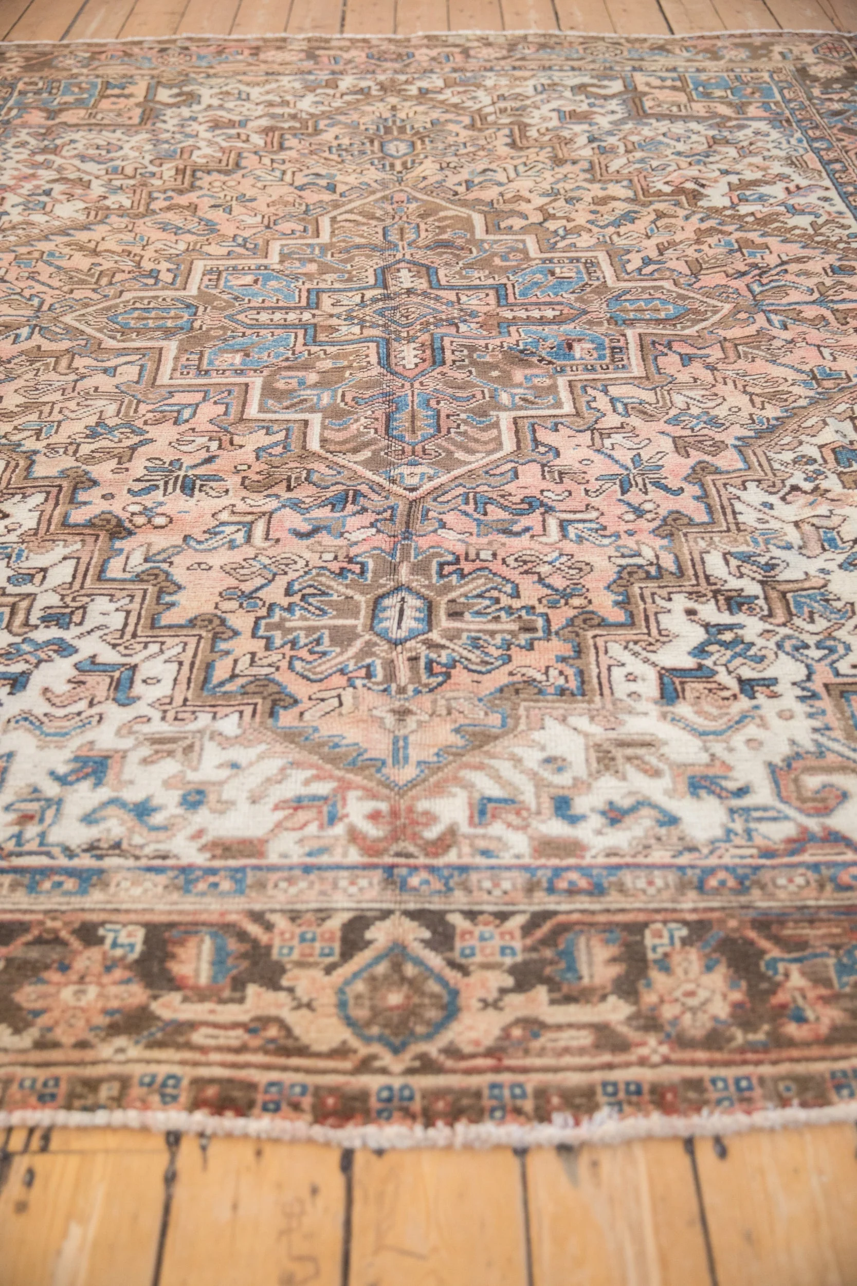 7.5x9.5 Vintage Mehrivan Carpet - Image 6