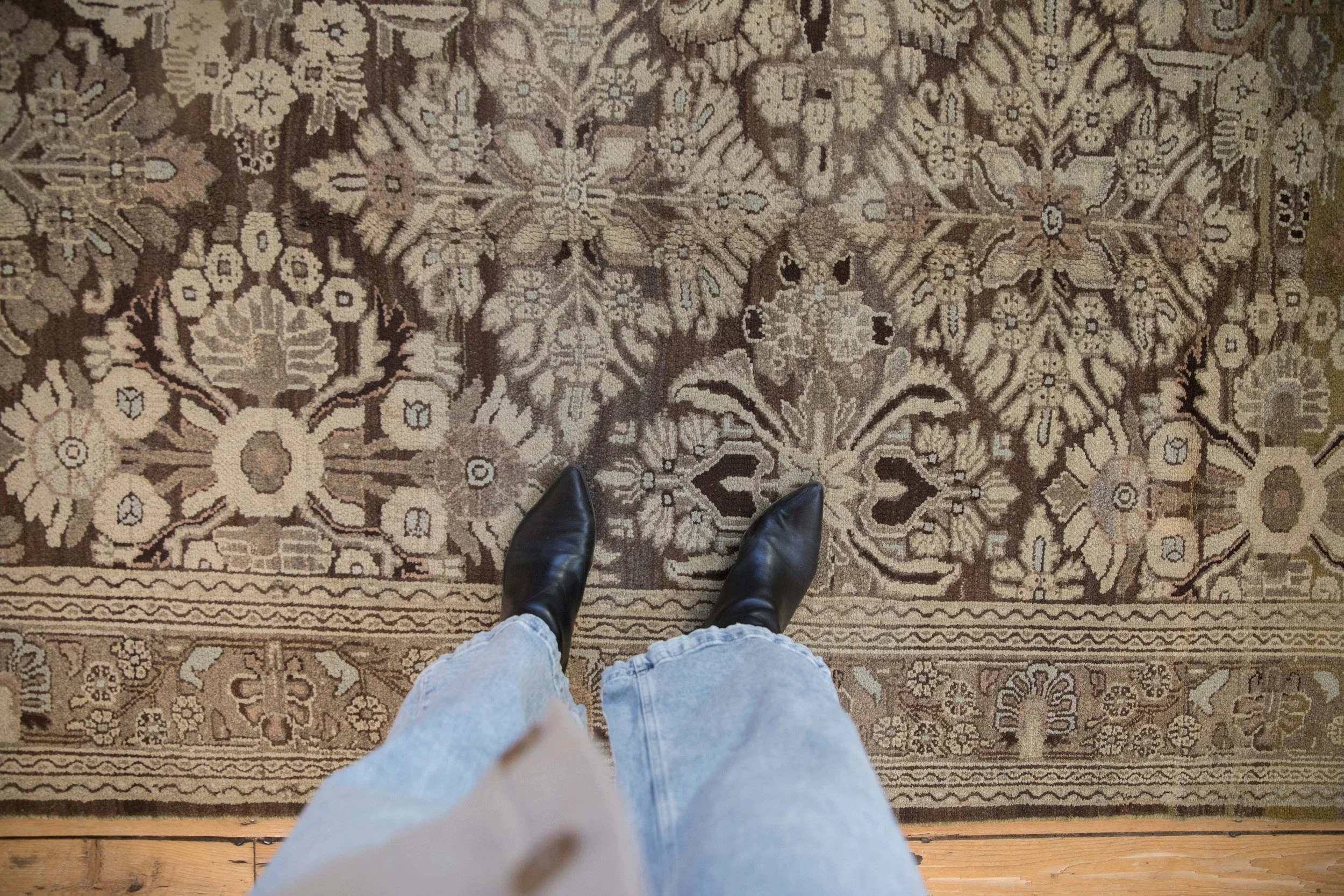 7x10.5 Vintage Distressed Bibikabad Carpet - Image 2