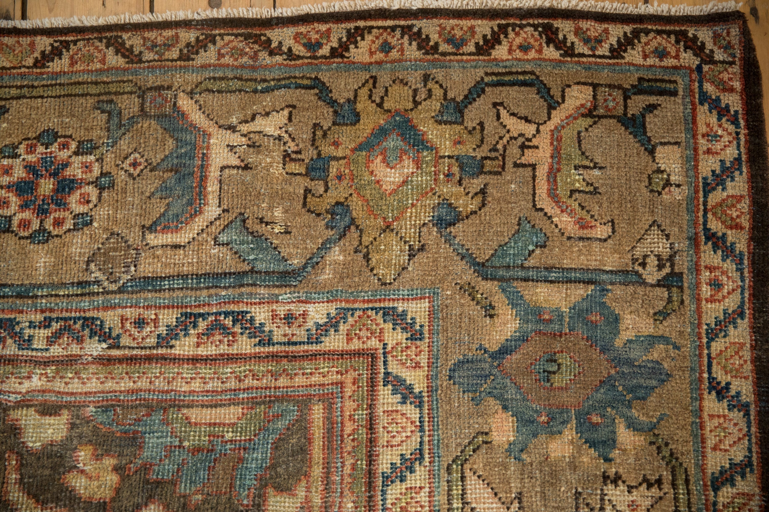 7x10.5 Vintage Distressed Mahal Carpet - Image 3