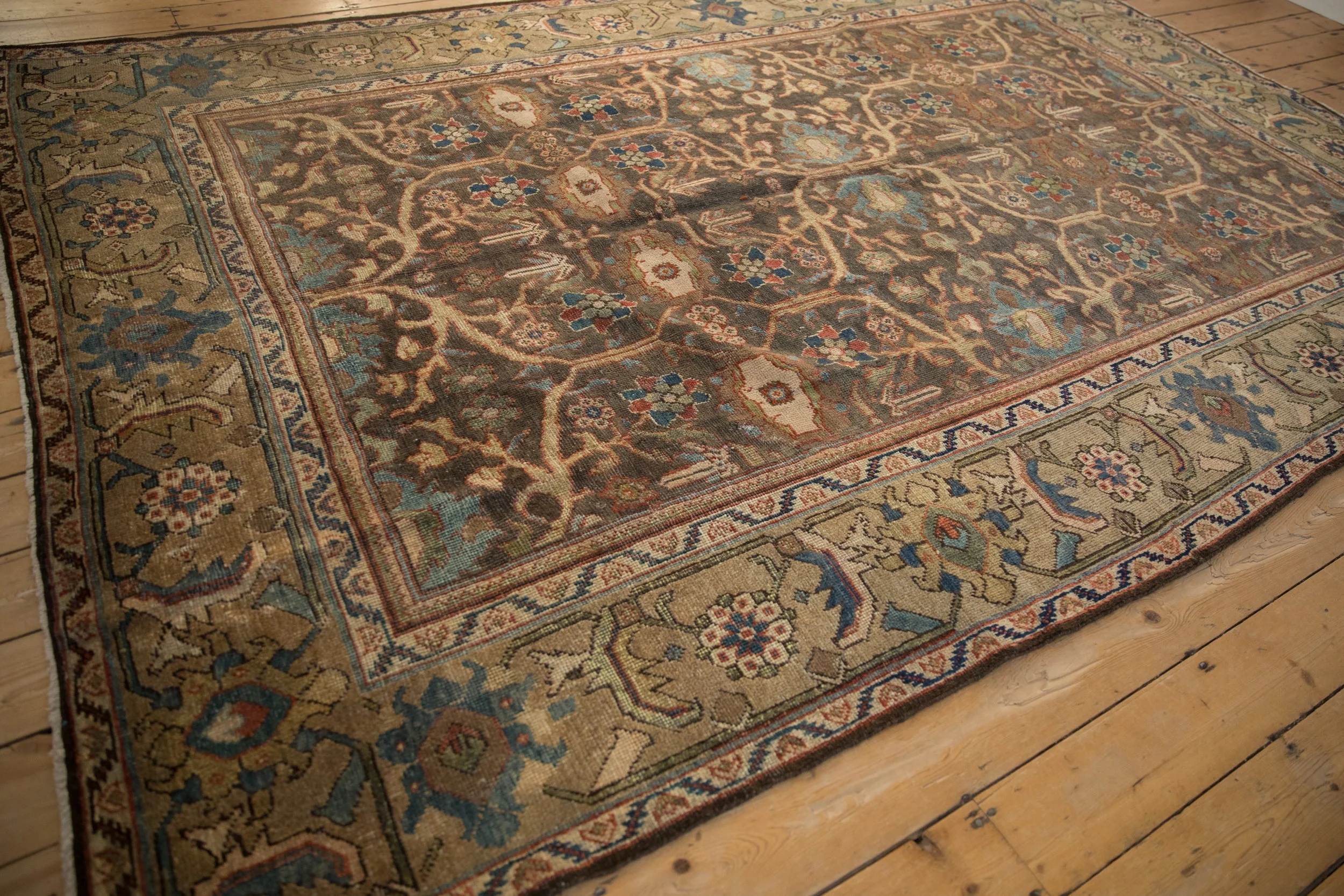 7x10.5 Vintage Distressed Mahal Carpet - Image 5