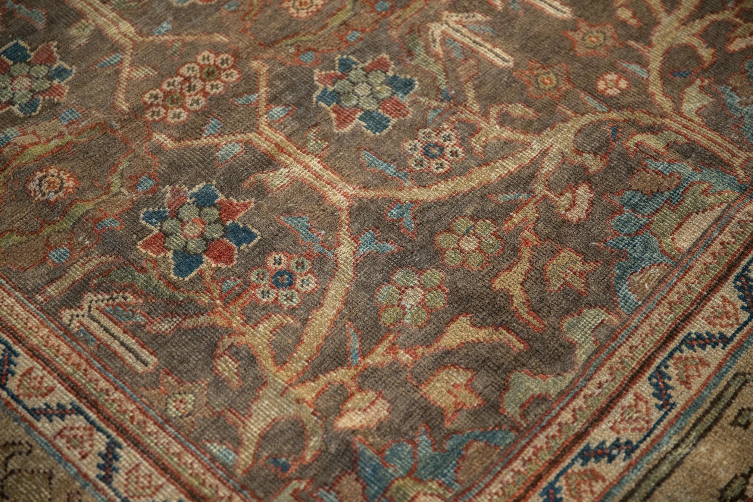 7x10.5 Vintage Distressed Mahal Carpet - Image 6