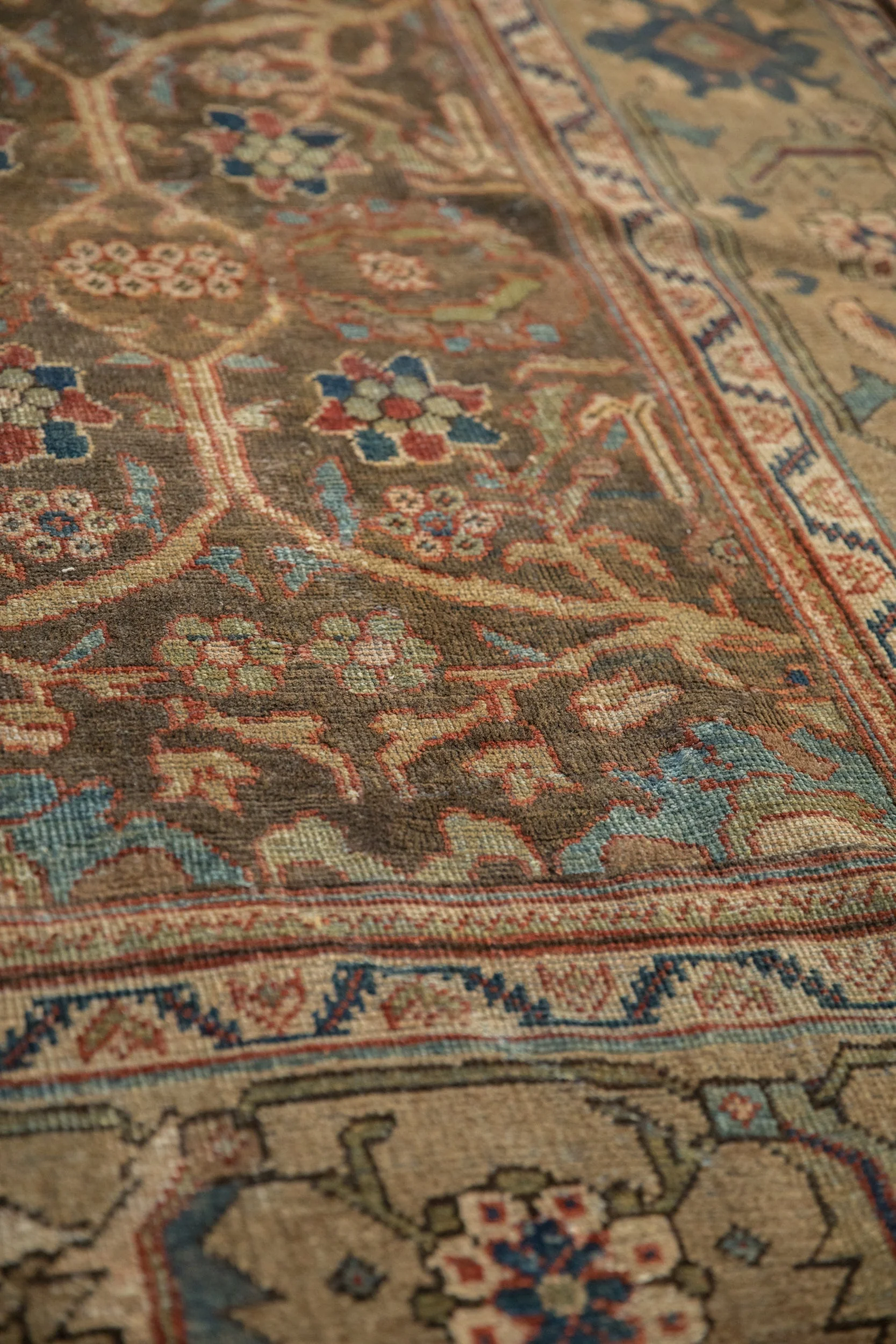 7x10.5 Vintage Distressed Mahal Carpet - Image 8