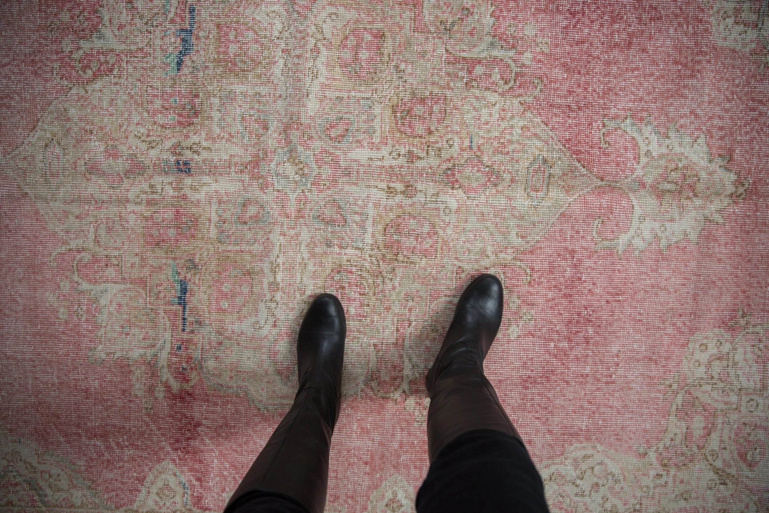 7x10.5 Vintage Distressed Sparta Carpet - Image 2