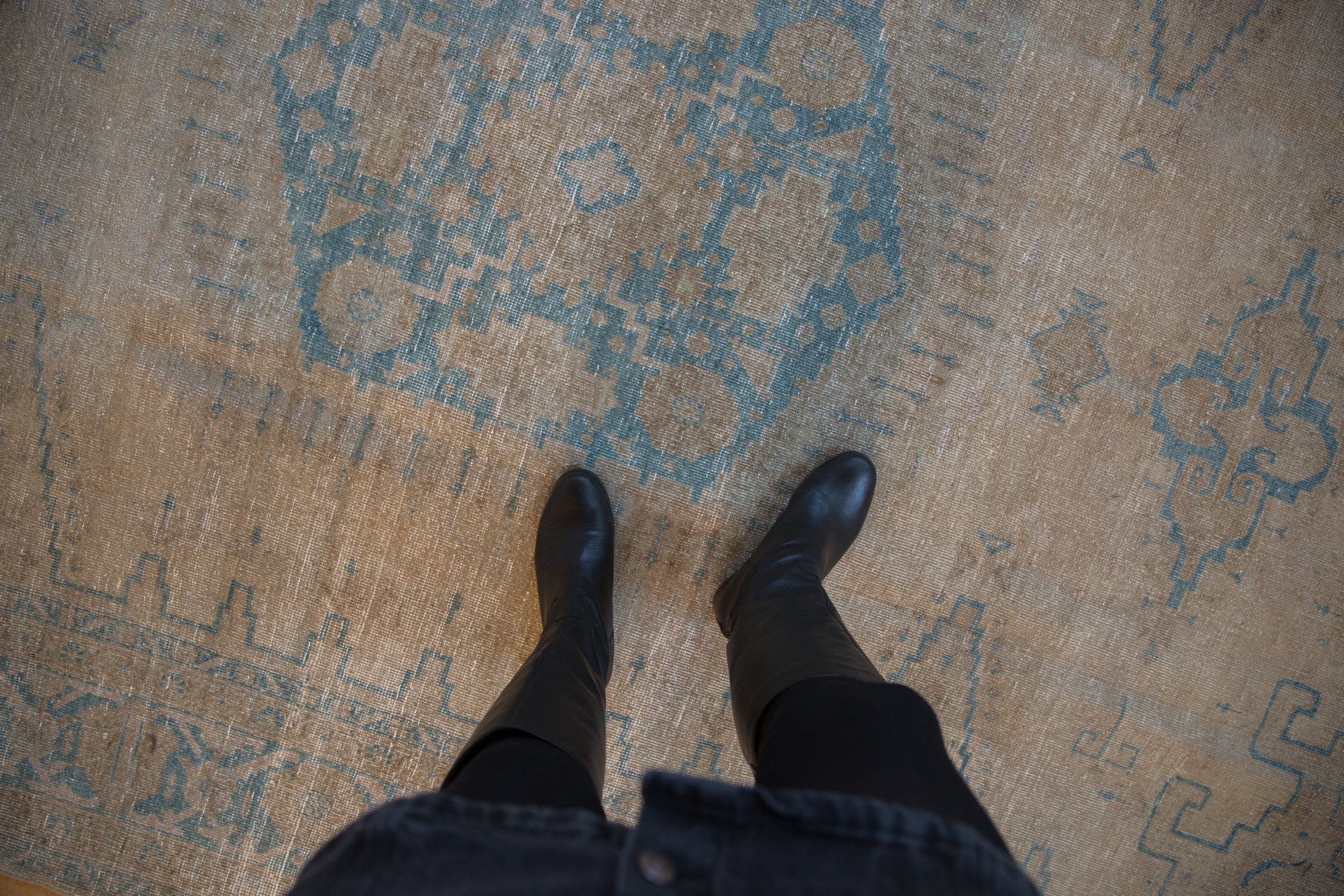 7x10.5 Vintage Distressed Veece Carpet - Image 2