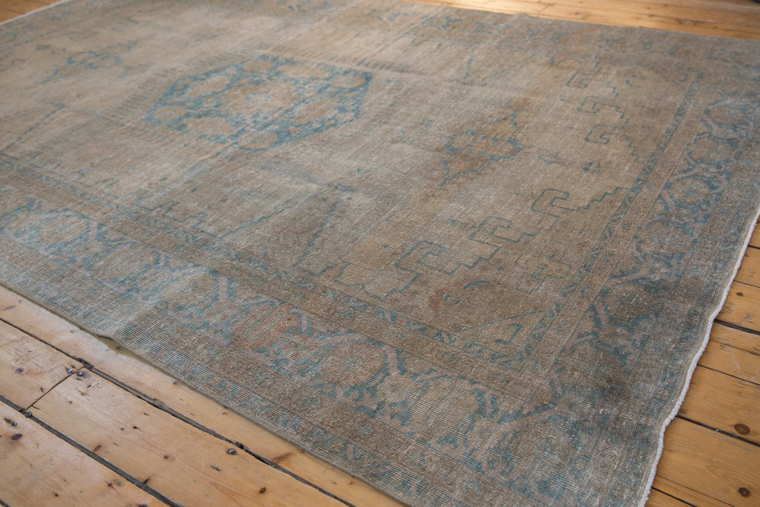7x10.5 Vintage Distressed Veece Carpet - Image 3