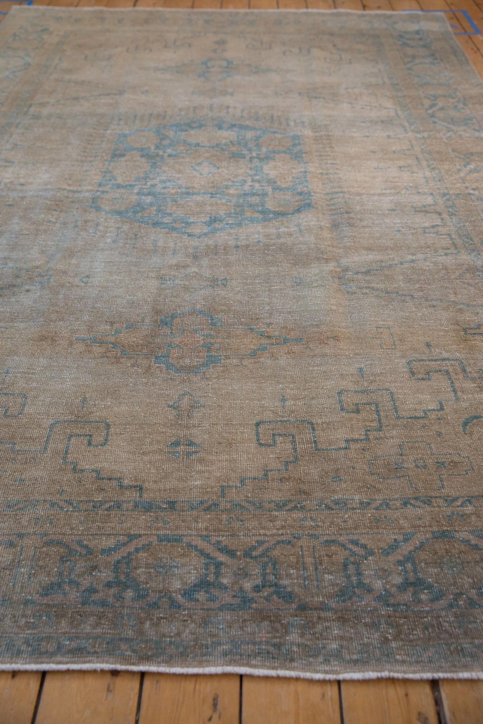 7x10.5 Vintage Distressed Veece Carpet - Image 5