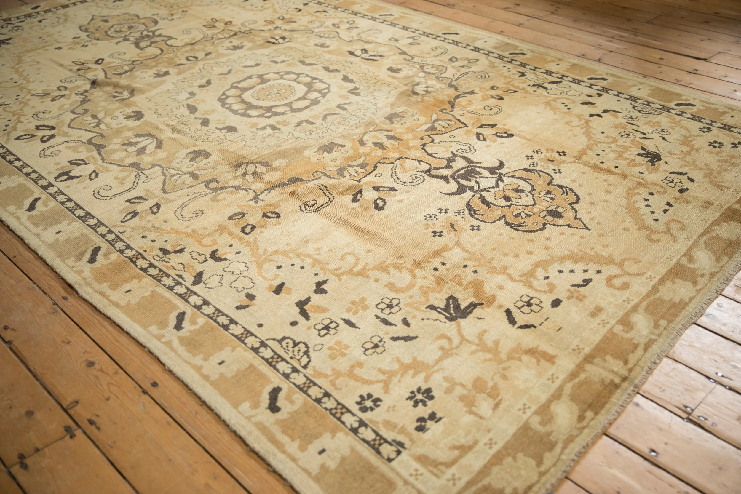 7x11.5 Vintage Distressed Kars Carpet - Image 4