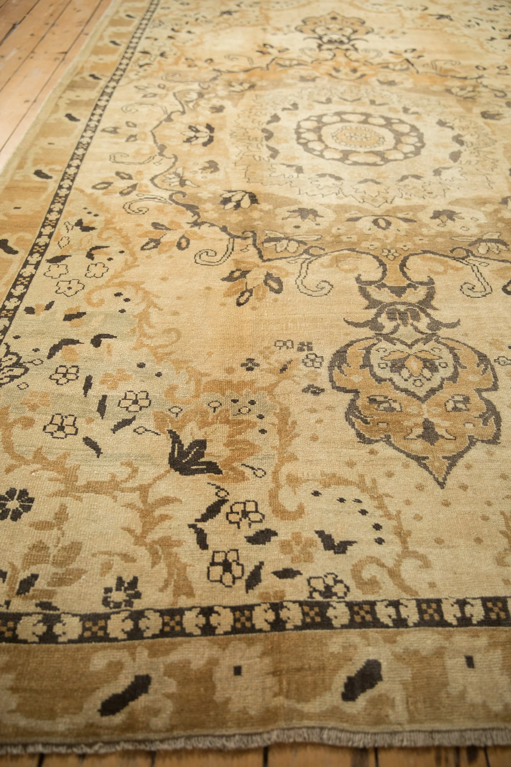 7x11.5 Vintage Distressed Kars Carpet - Image 7