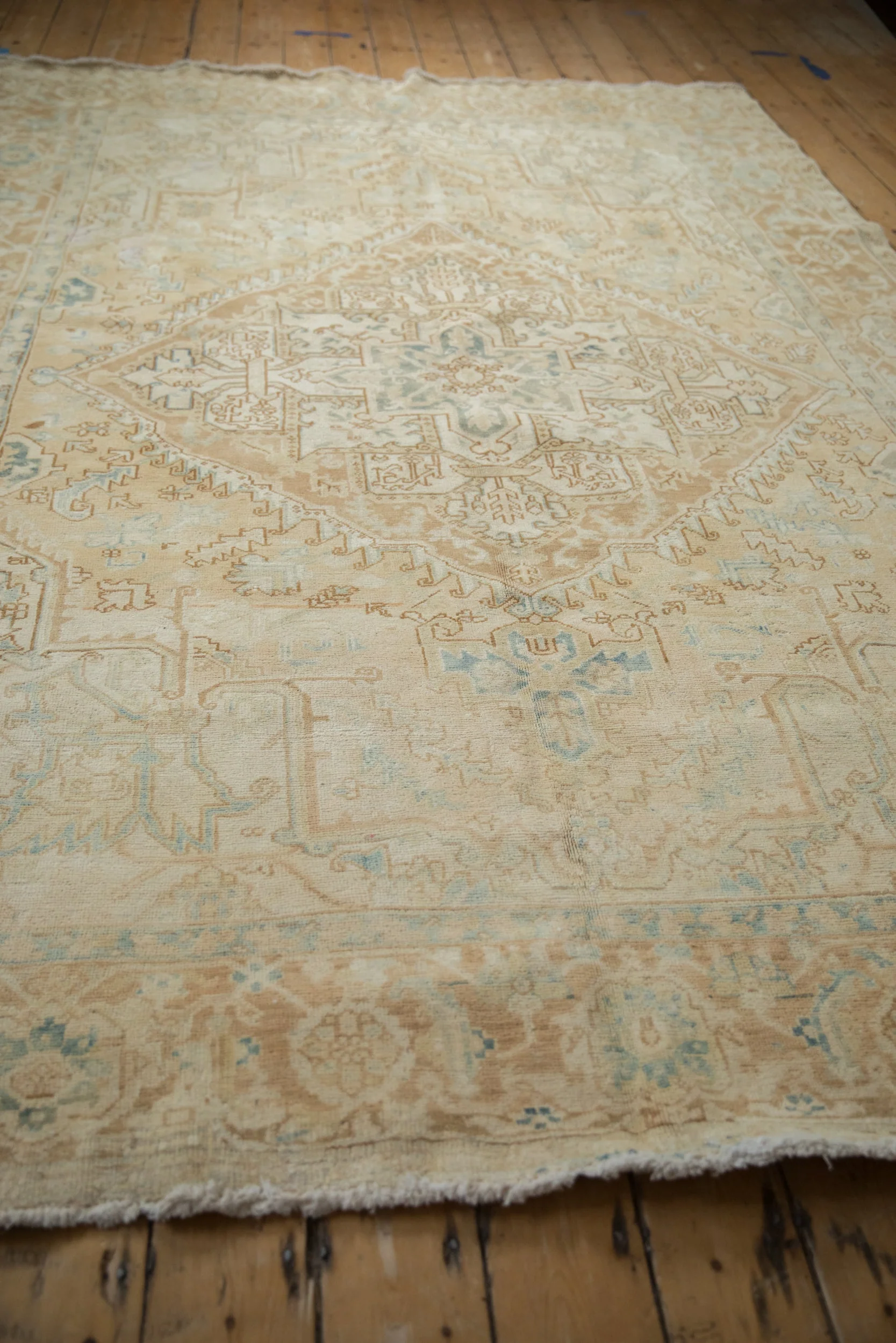 7x11 Vintage Distressed Heriz Carpet - Image 10