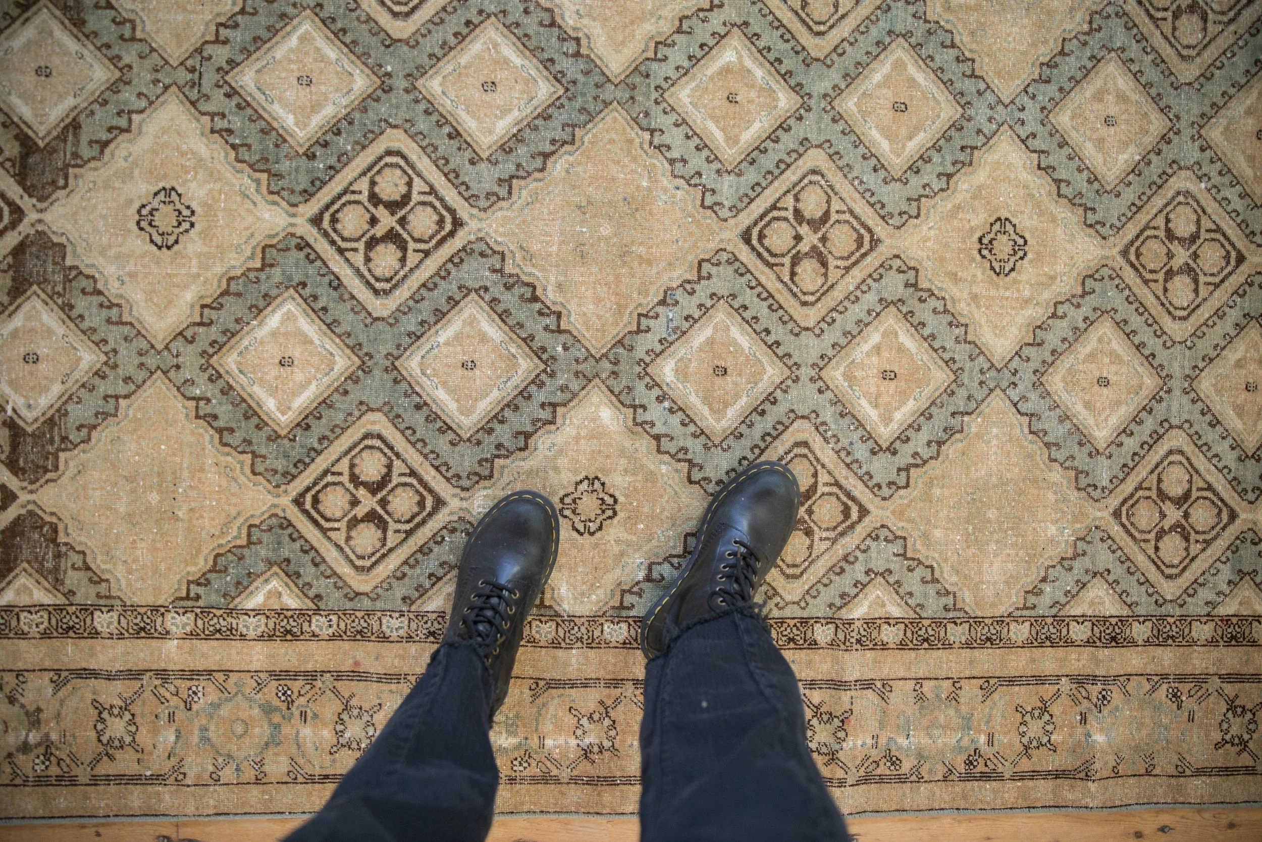 7x12 Vintage Distressed Sivas Carpet - Image 2