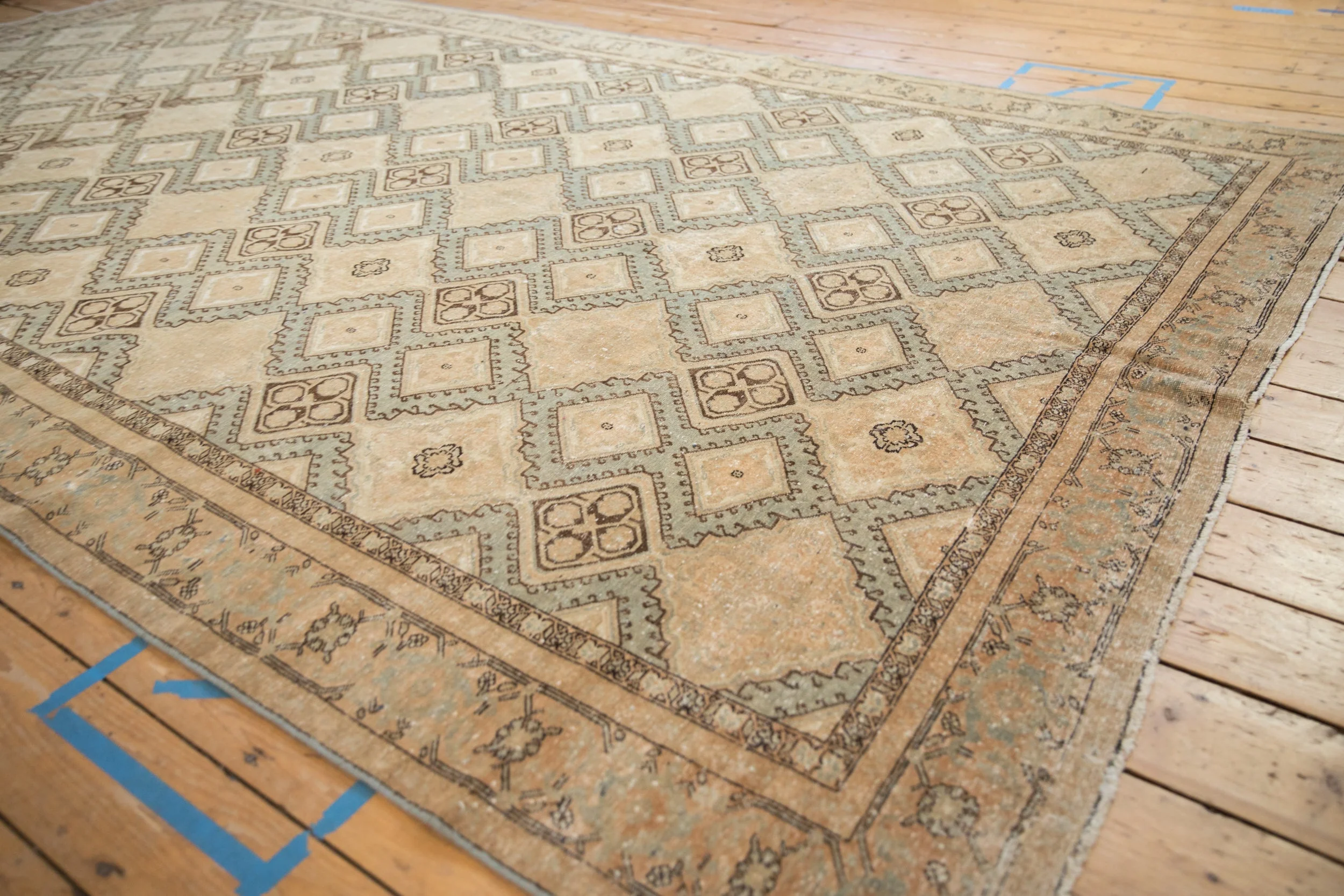 7x12 Vintage Distressed Sivas Carpet - Image 3