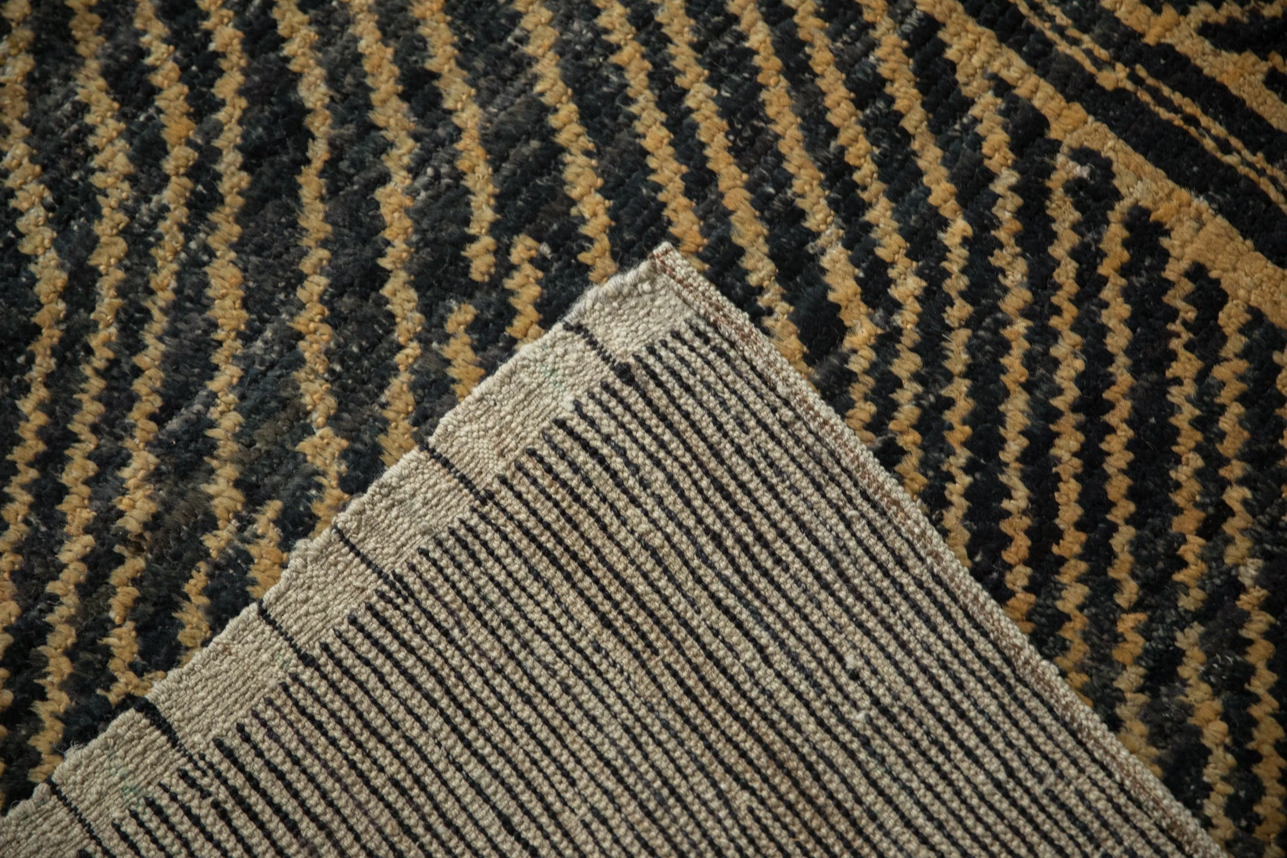 7x9.5 Afghani Moroccan Design Carpet - Image 13