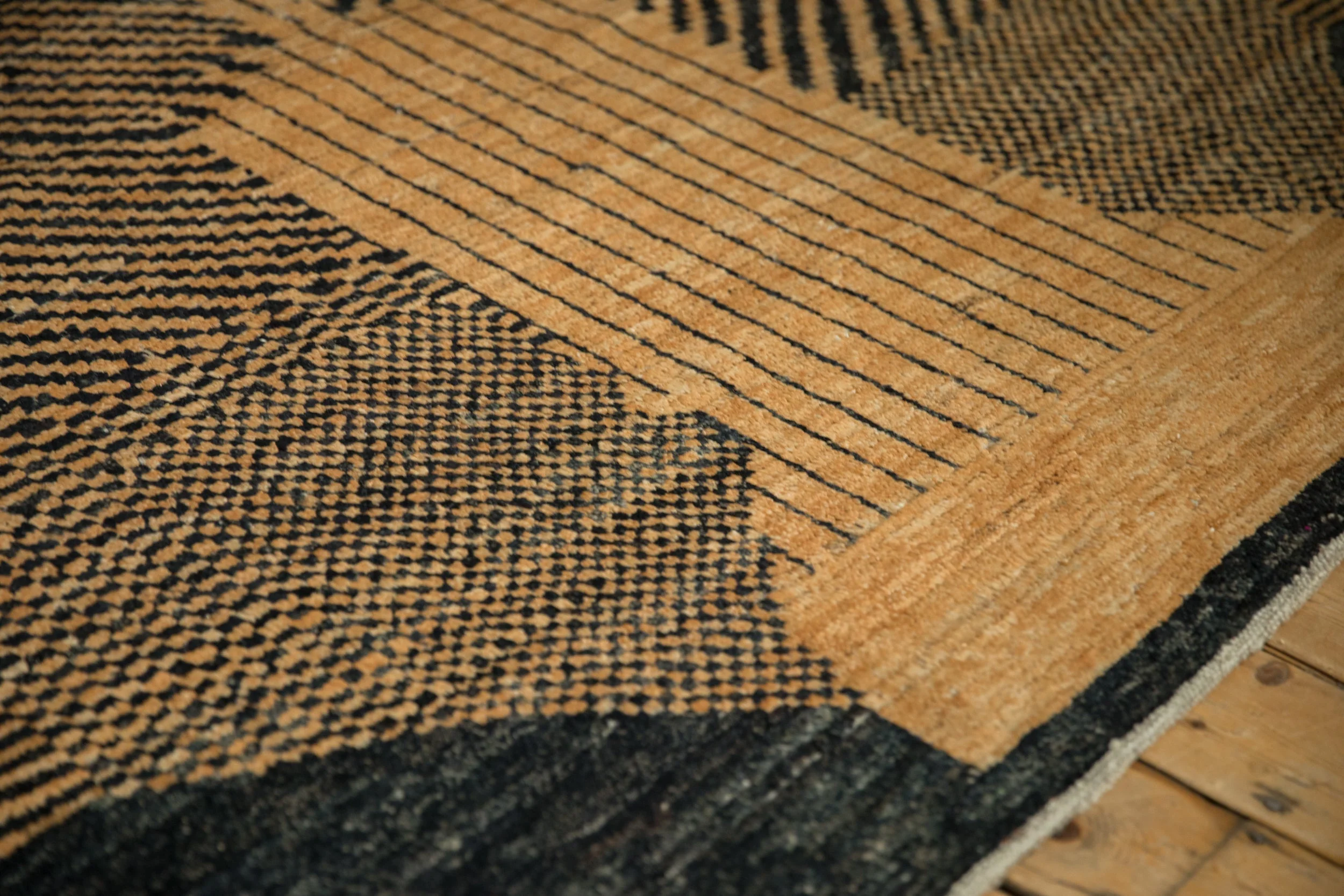 7x9.5 Afghani Moroccan Design Carpet - Image 5