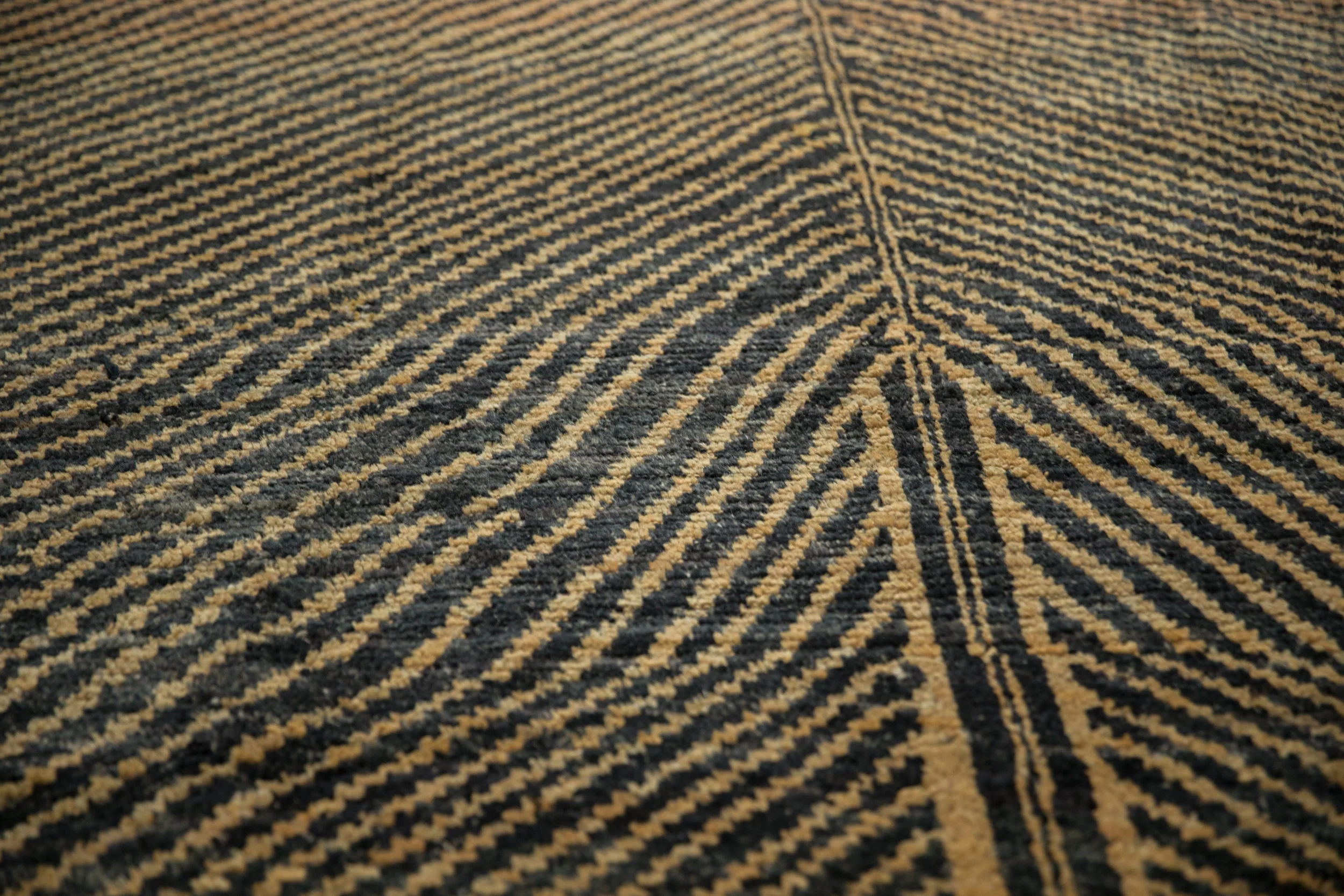 7x9.5 Afghani Moroccan Design Carpet - Image 9