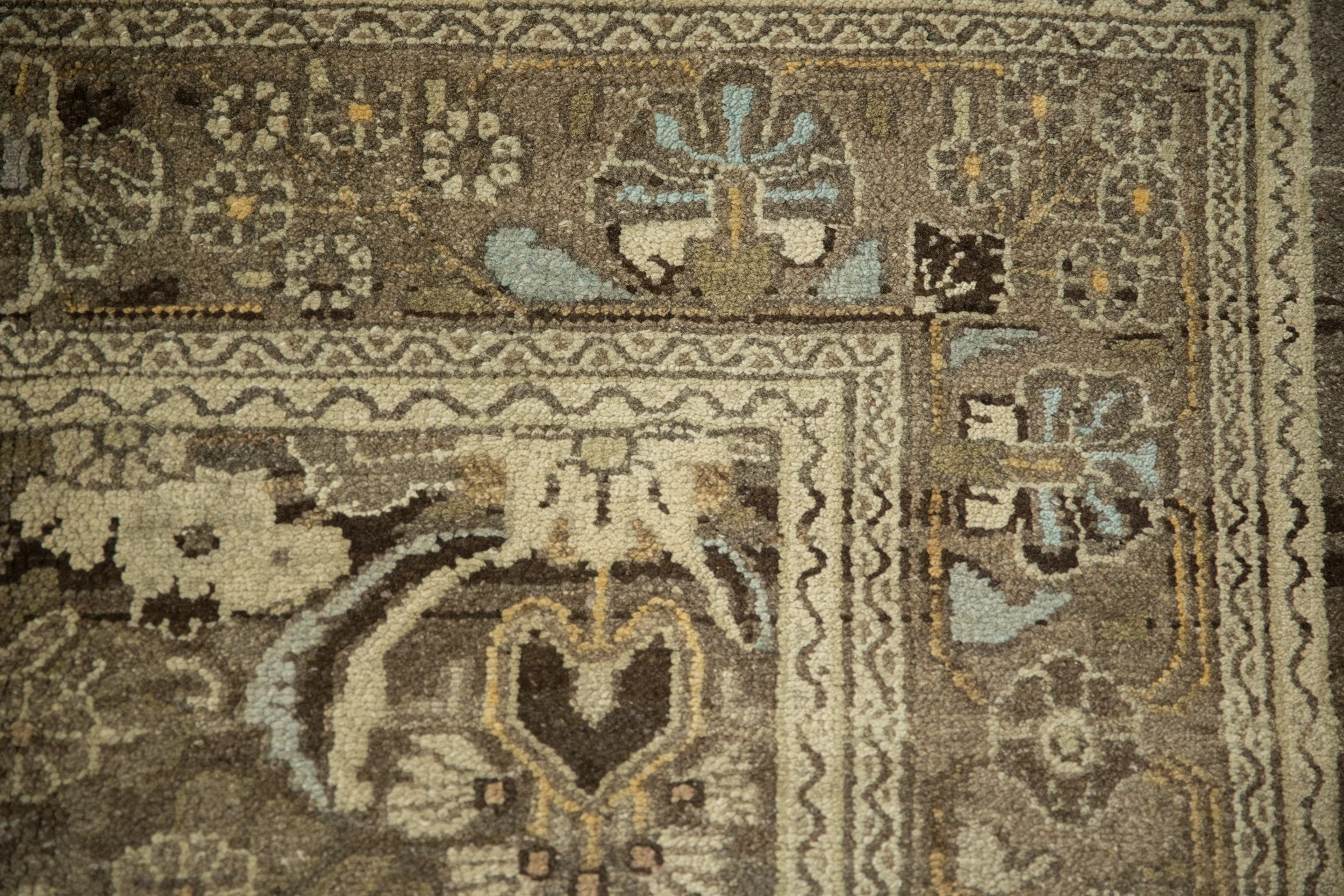 7x9.5 Vintage Distressed Bibikabad Carpet - Image 3