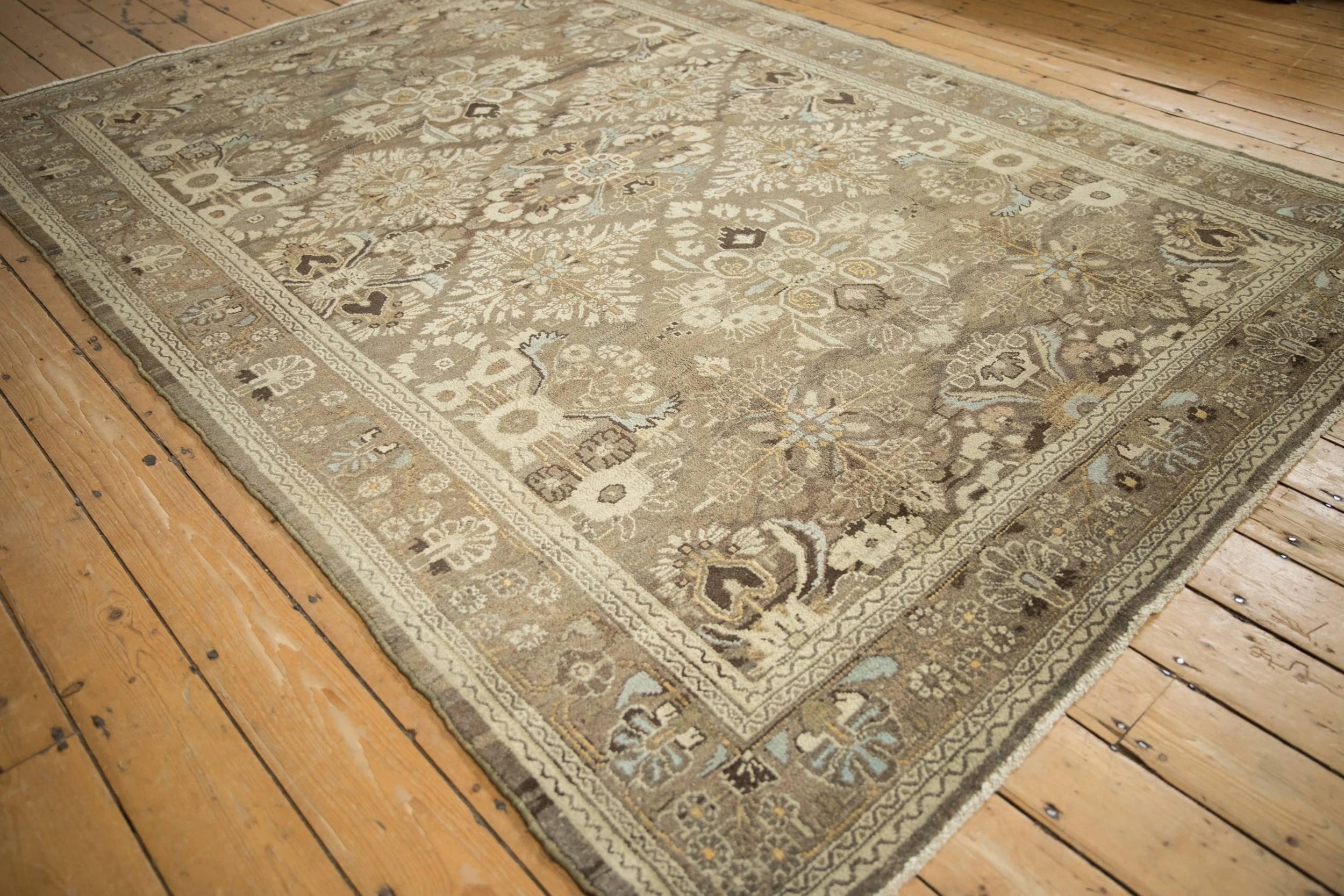 7x9.5 Vintage Distressed Bibikabad Carpet - Image 4