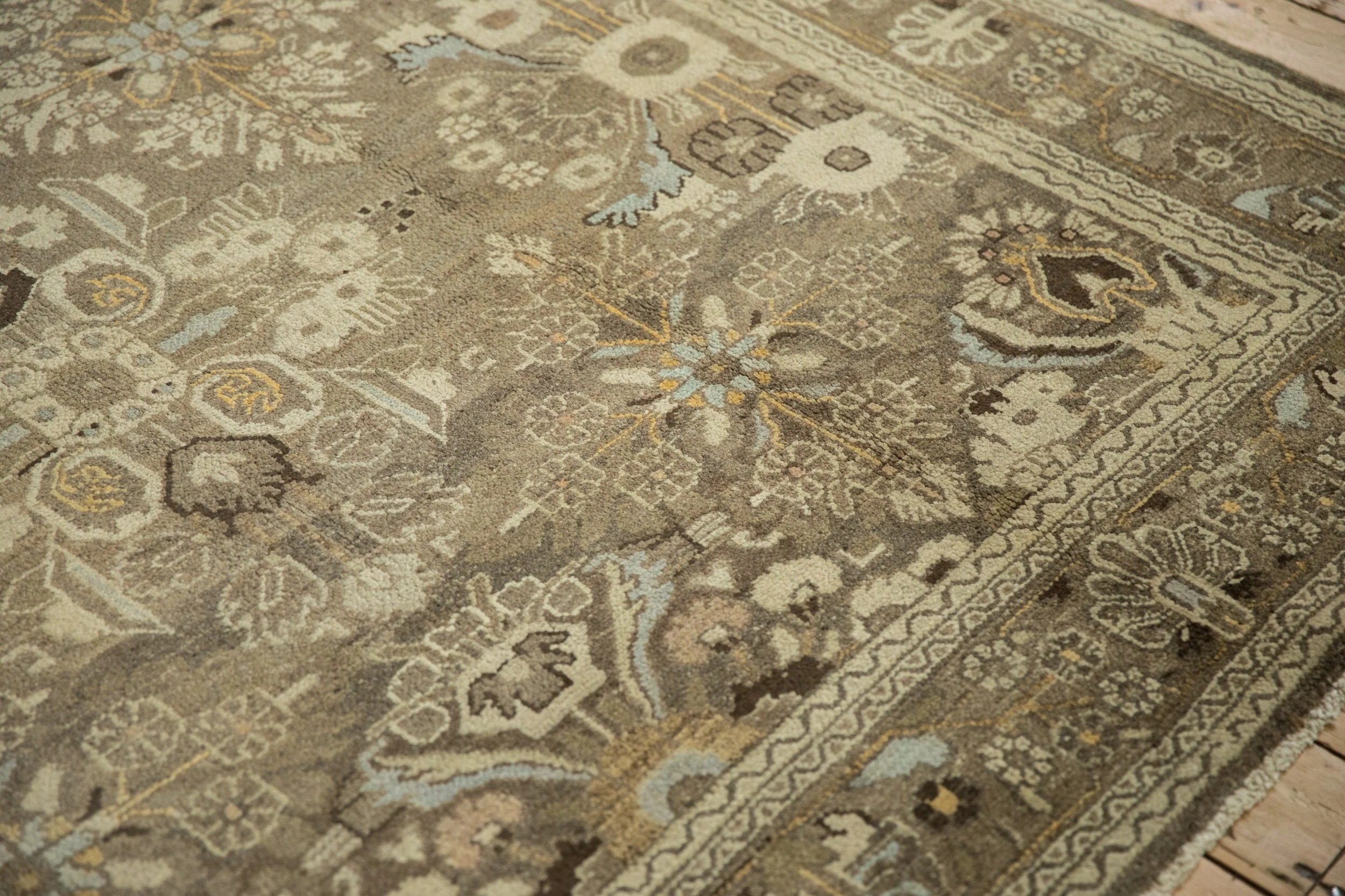 7x9.5 Vintage Distressed Bibikabad Carpet - Image 5