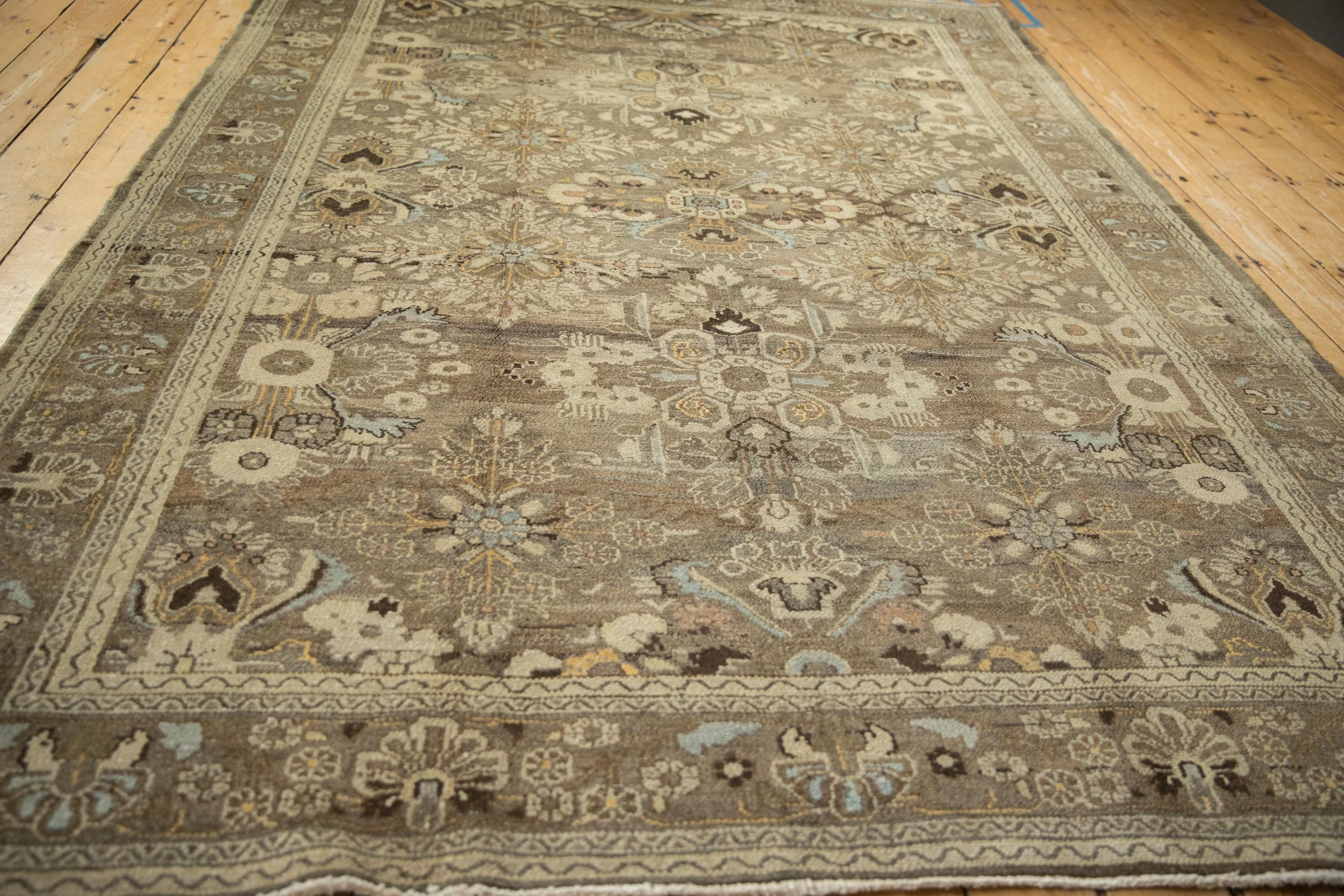 7x9.5 Vintage Distressed Bibikabad Carpet - Image 8