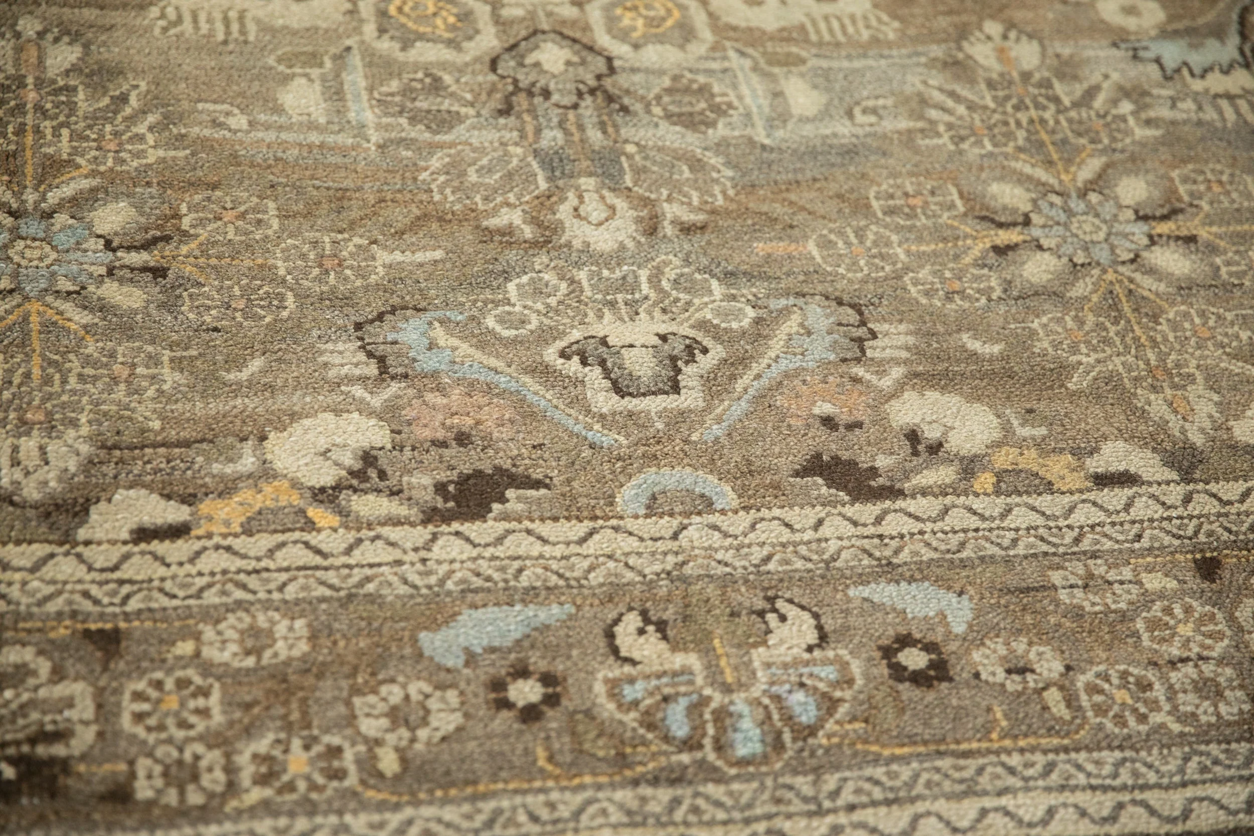 7x9.5 Vintage Distressed Bibikabad Carpet - Image 9