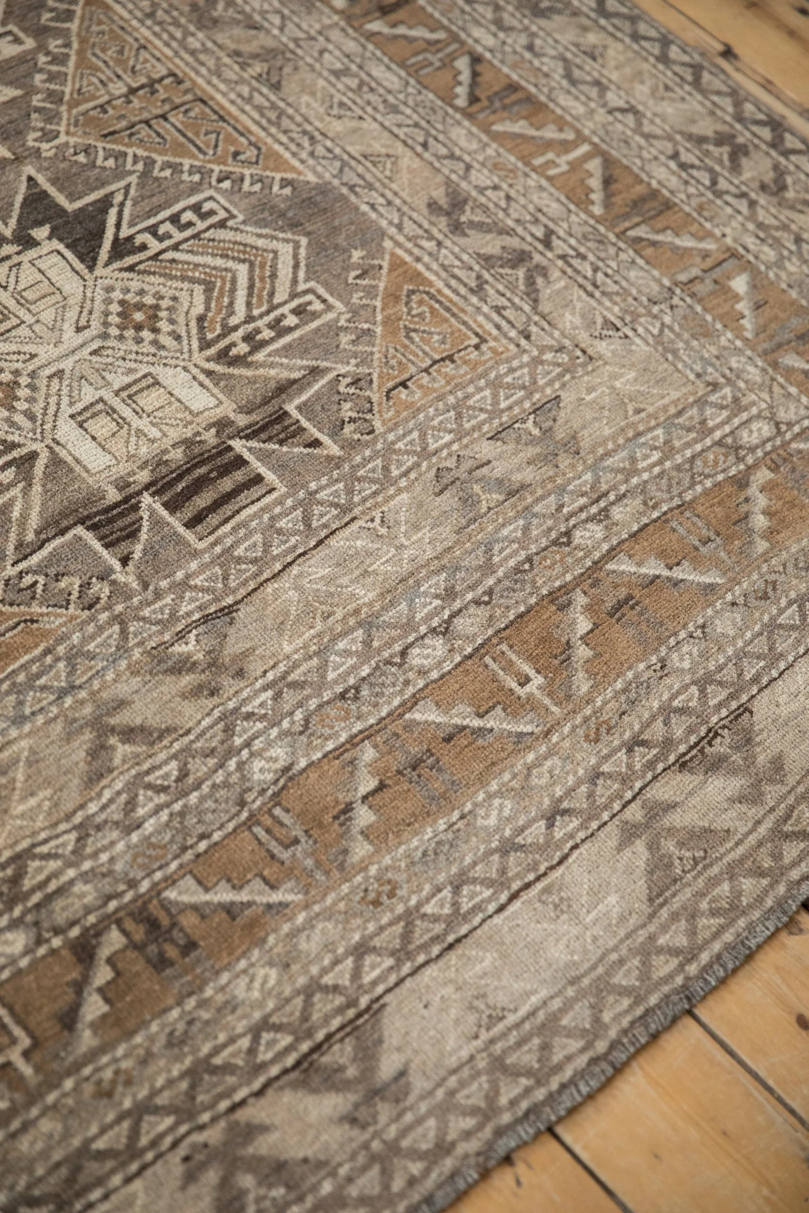 7x9.5 Vintage Distressed Kars Carpet - Image 10