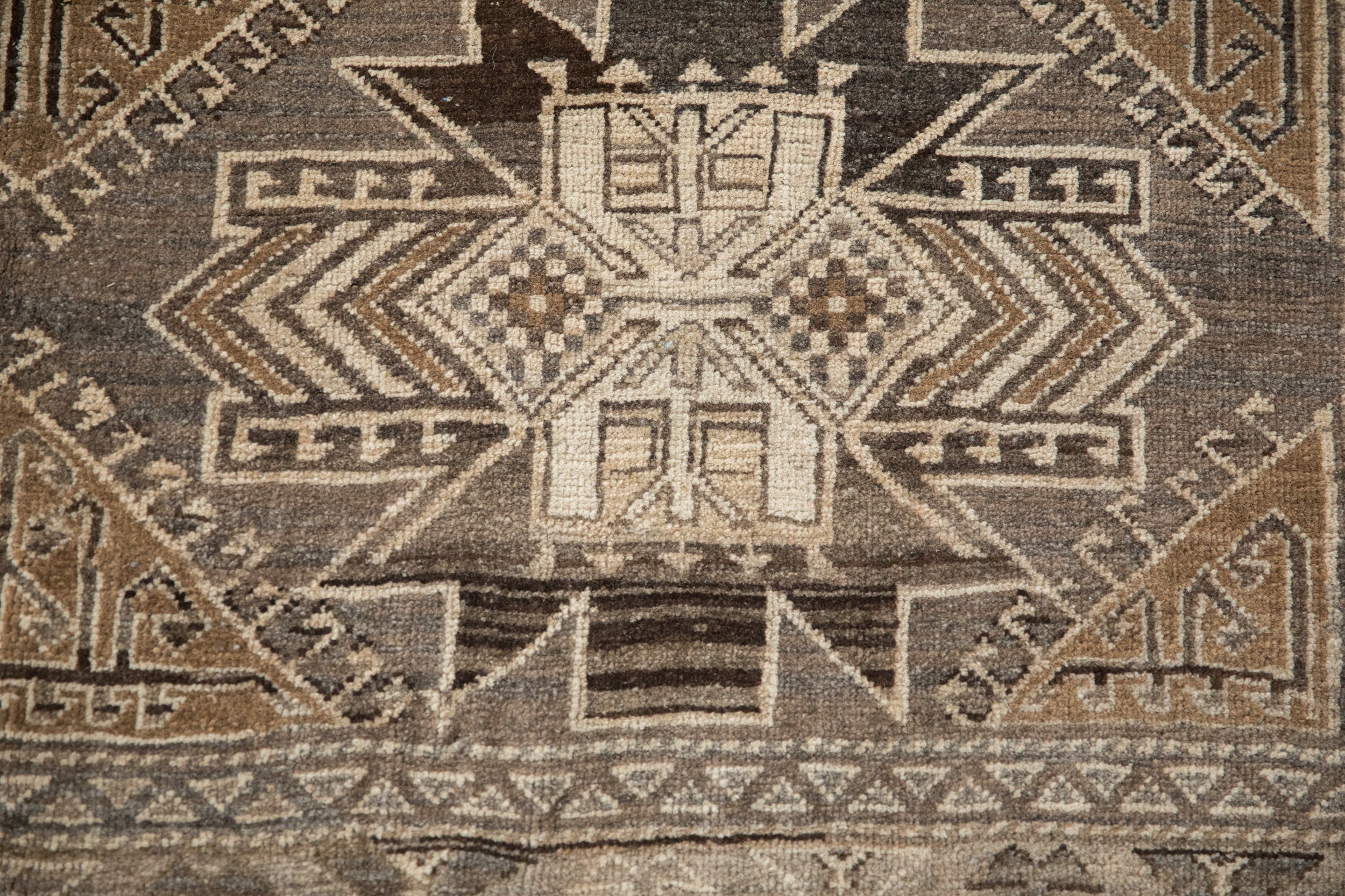 7x9.5 Vintage Distressed Kars Carpet - Image 13