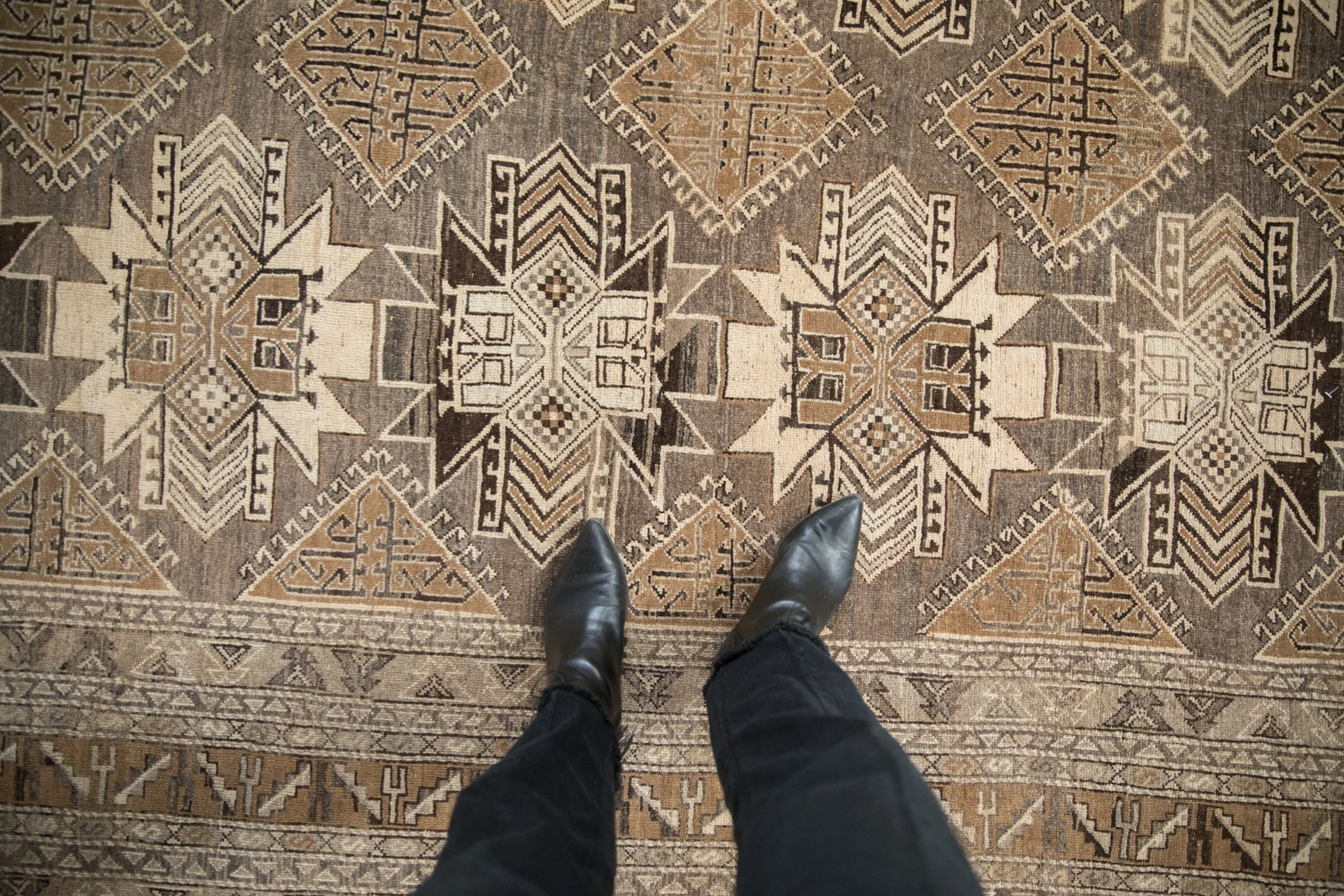 7x9.5 Vintage Distressed Kars Carpet - Image 2