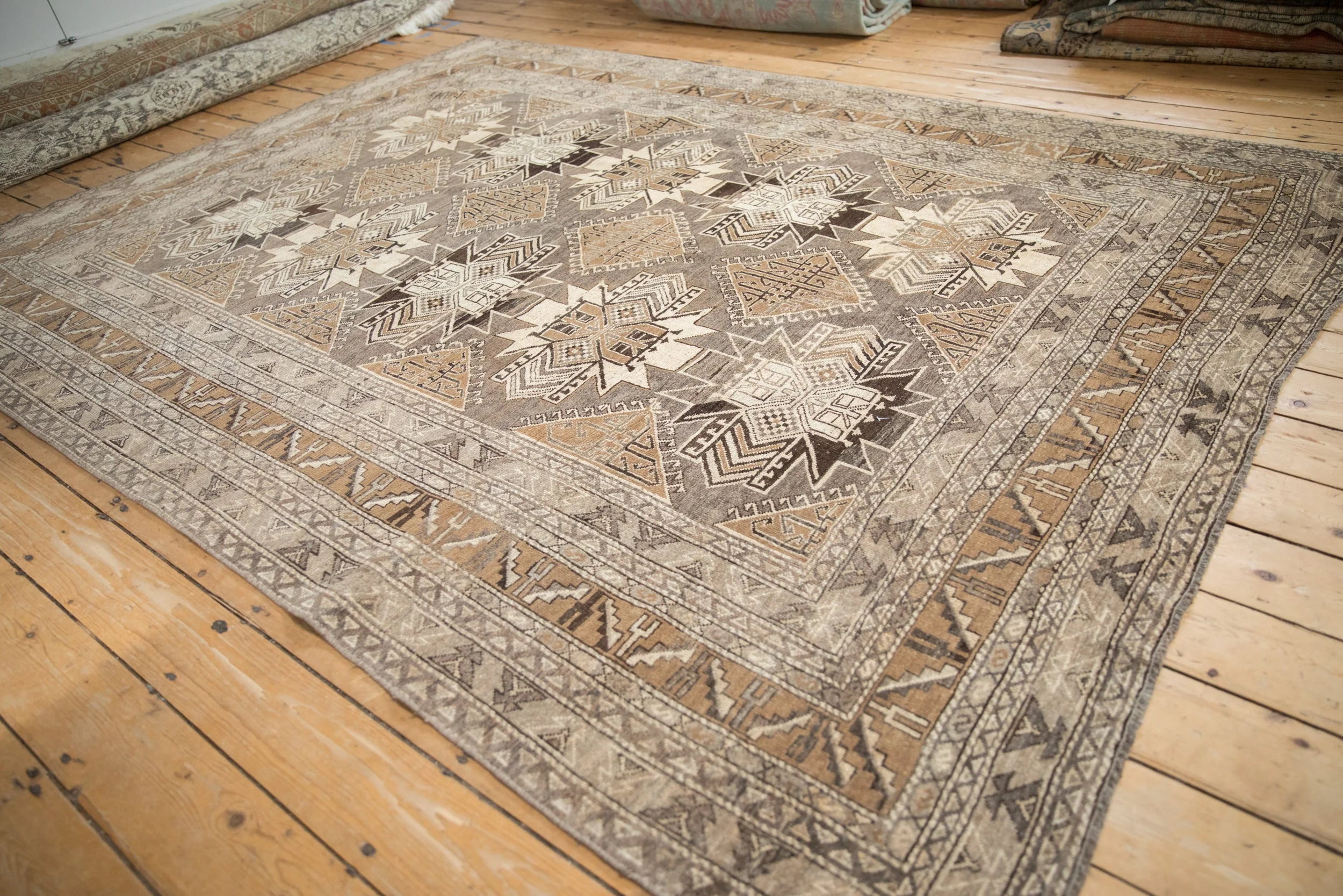 7x9.5 Vintage Distressed Kars Carpet - Image 4