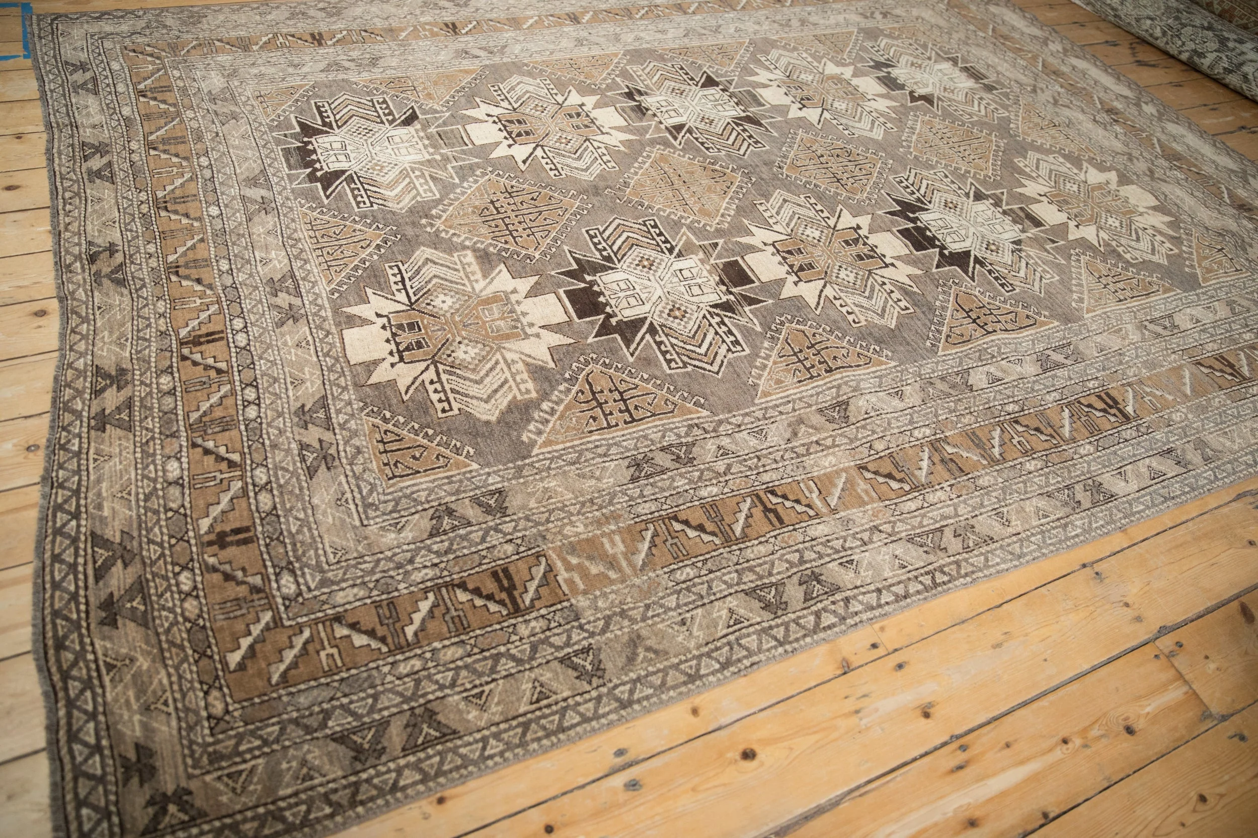 7x9.5 Vintage Distressed Kars Carpet - Image 6