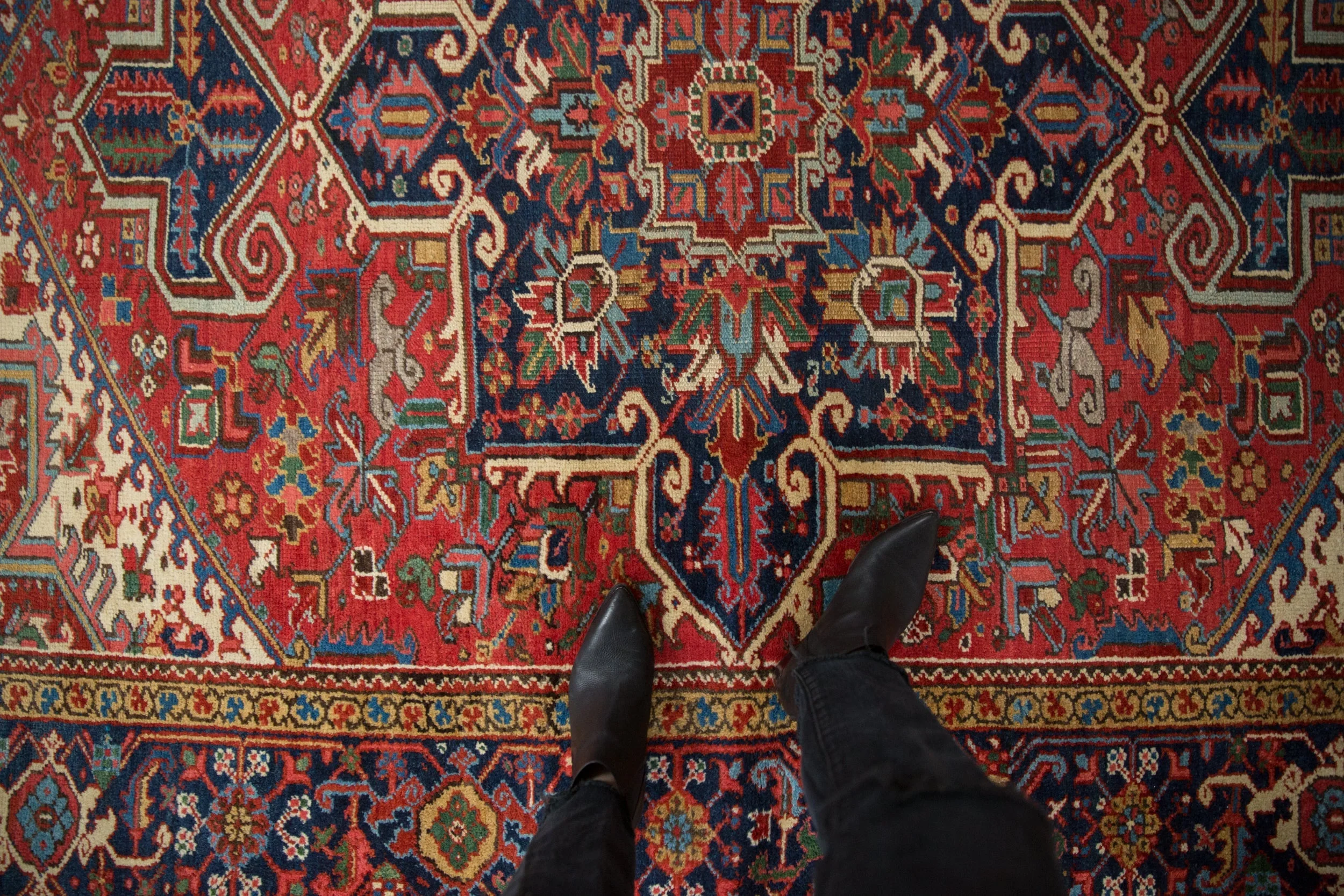 7x9.5 Vintage Heriz Carpet - Image 2