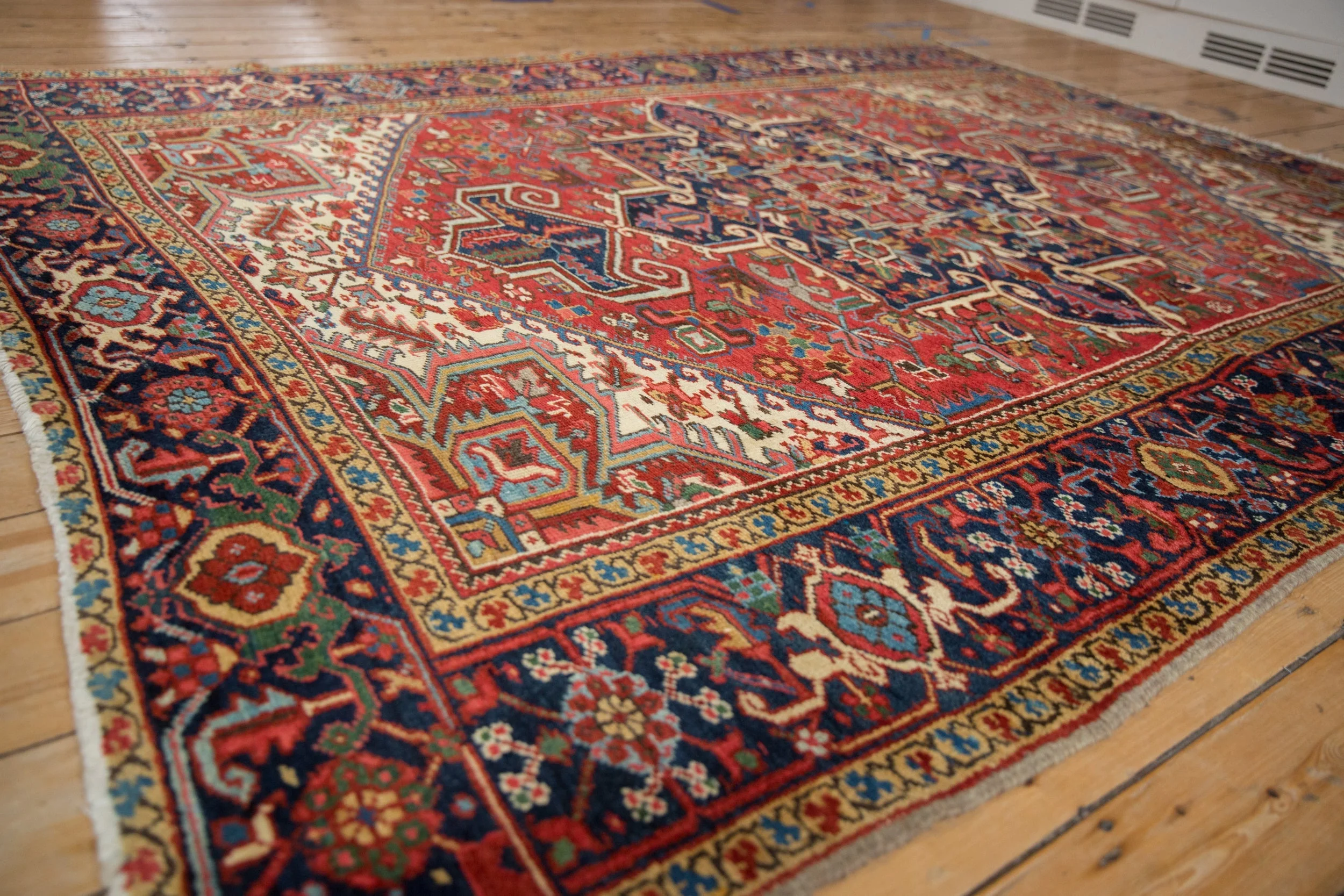 7x9.5 Vintage Heriz Carpet - Image 3