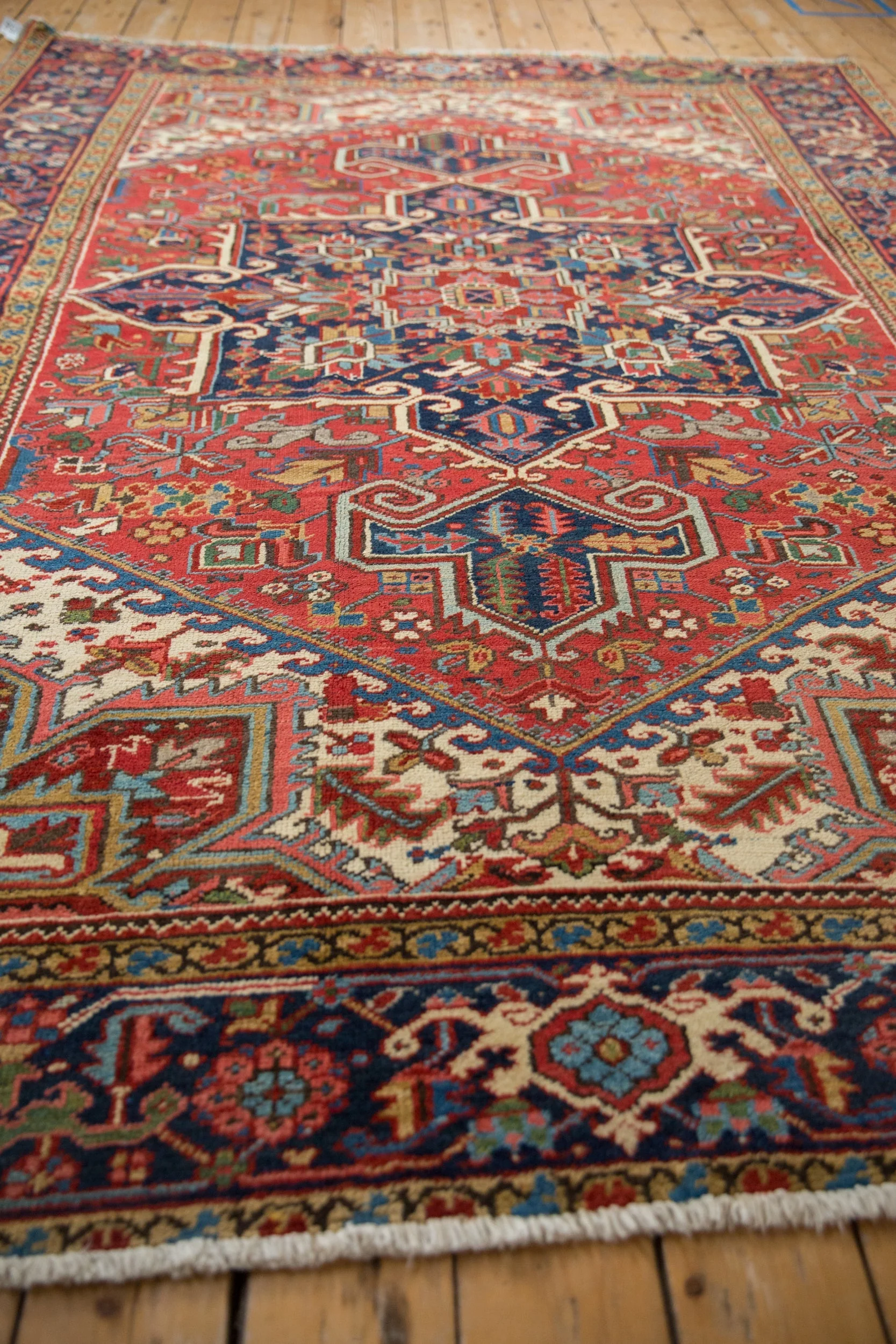 7x9.5 Vintage Heriz Carpet - Image 4