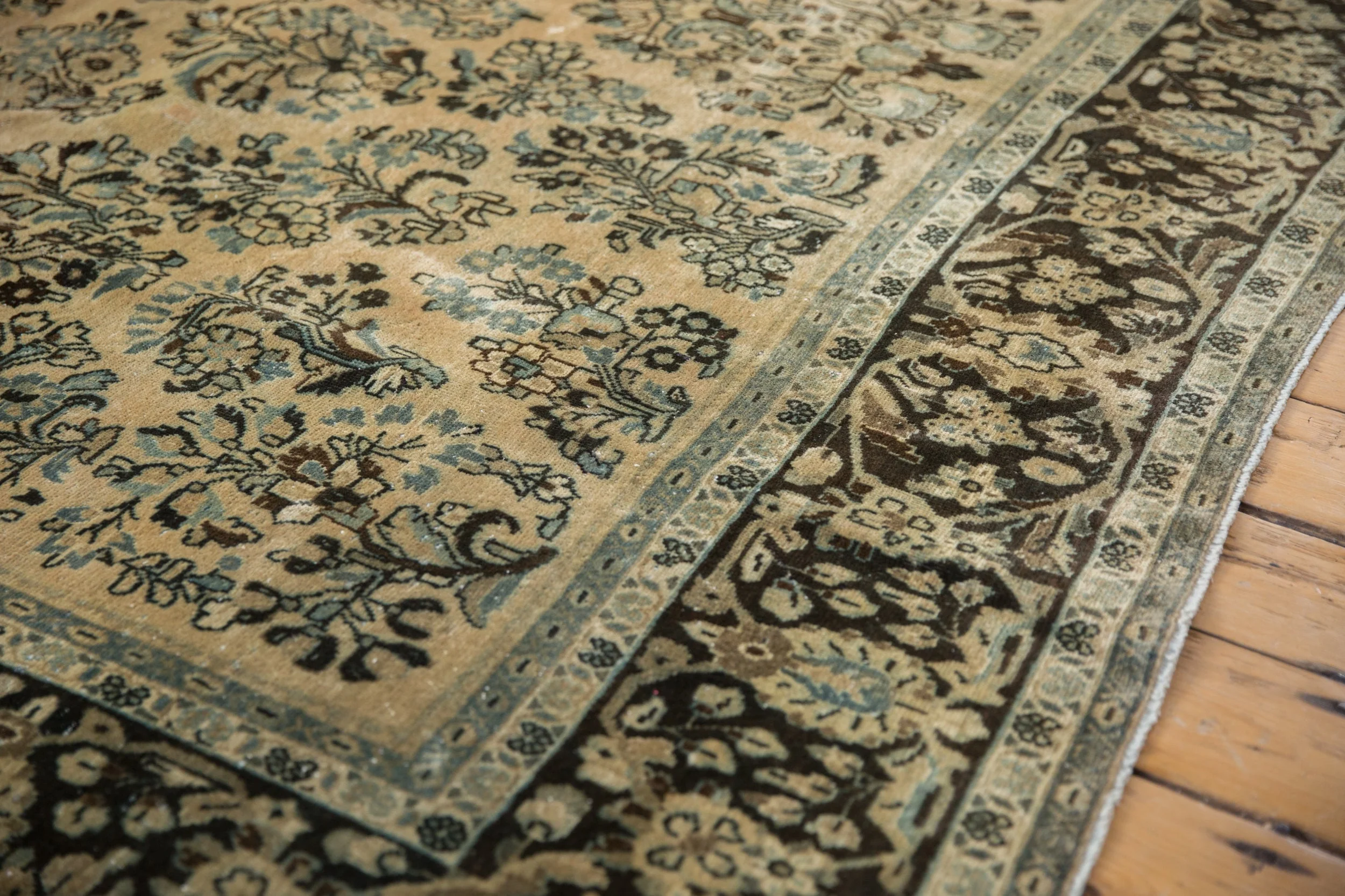 8.5x11.5 Vintage Distressed Arak Carpet - Image 4