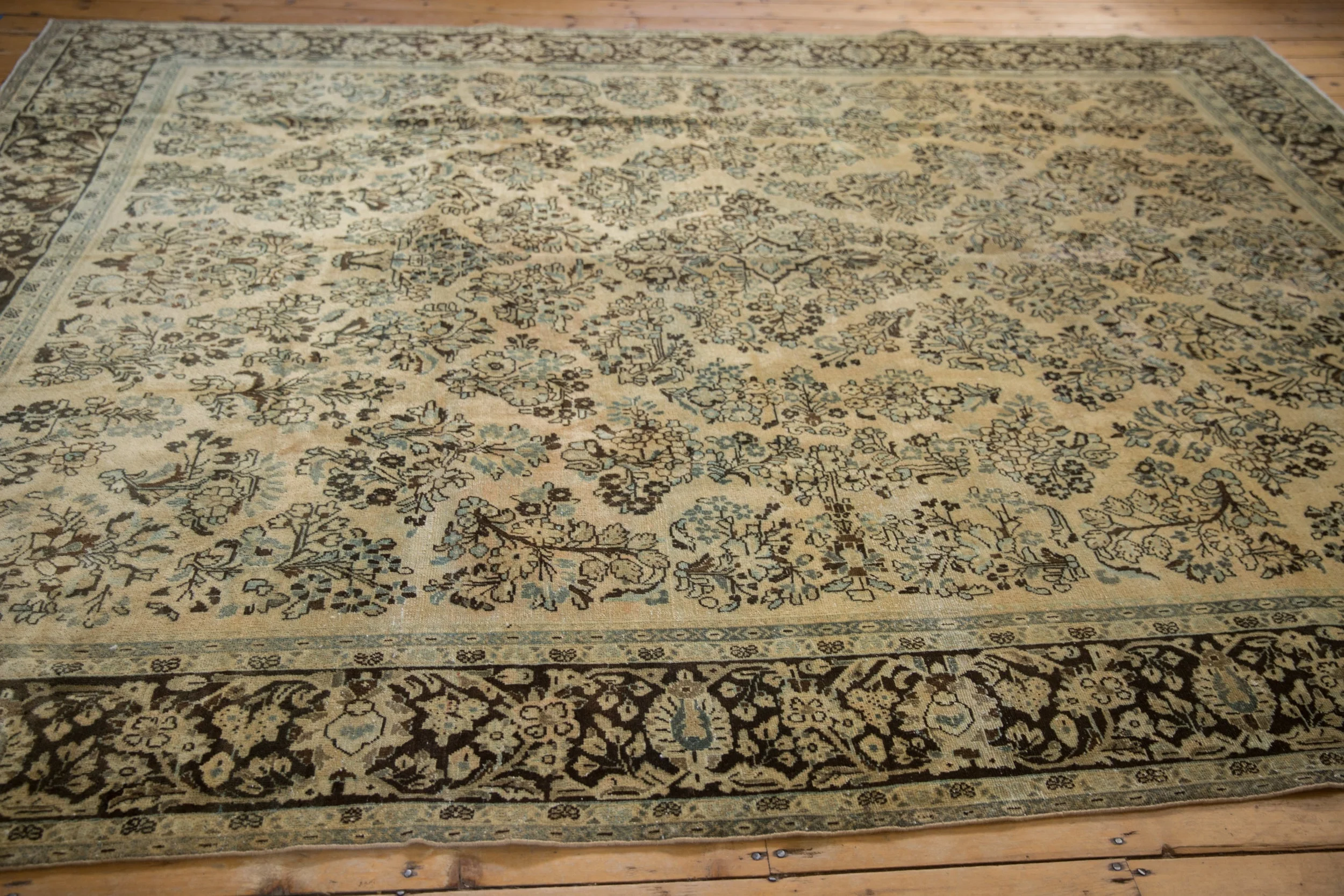 8.5x11.5 Vintage Distressed Arak Carpet - Image 6